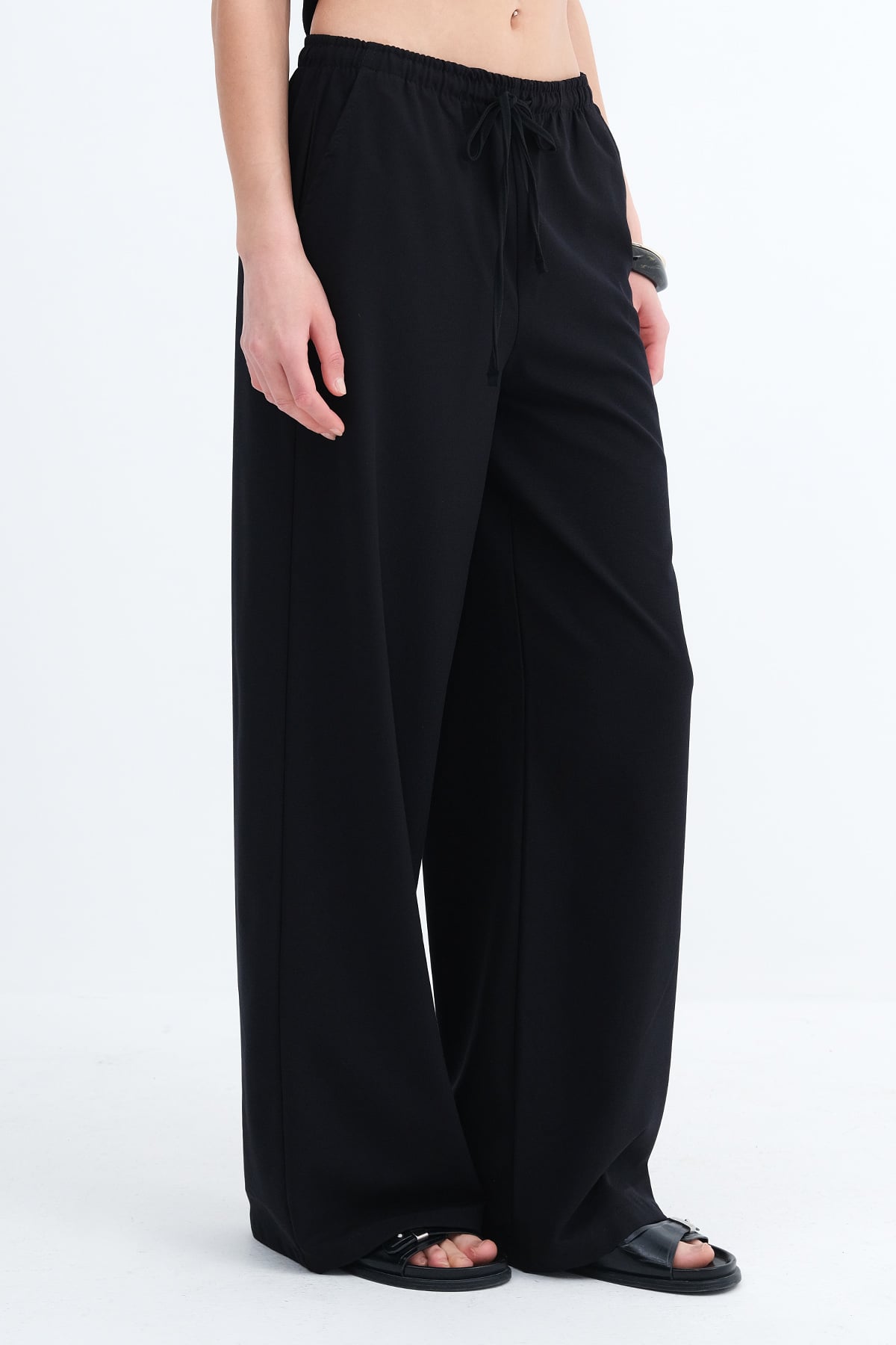 Black_Elastic-Waist-Wide-Leg-Pants-addax
