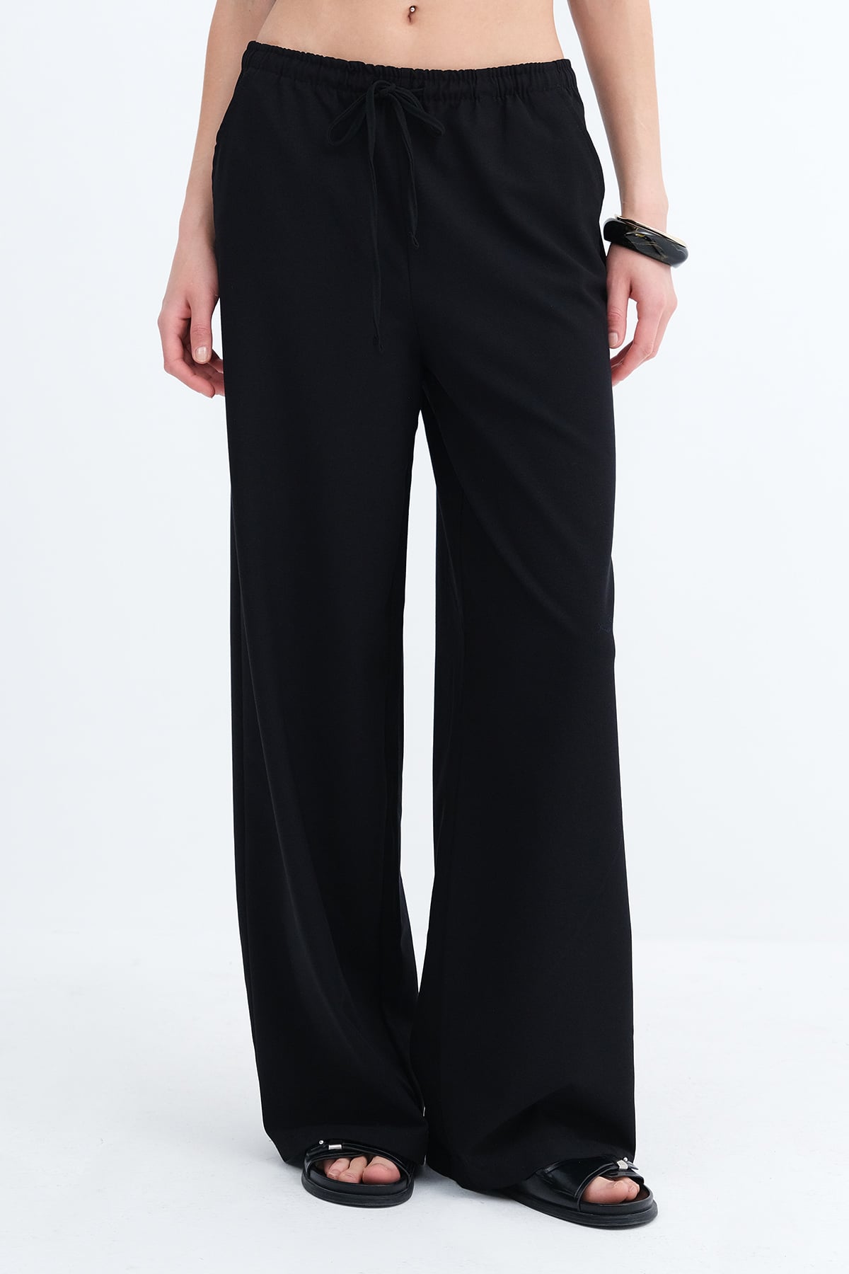 Black_Elastic-Waist-Wide-Leg-Pants-addax