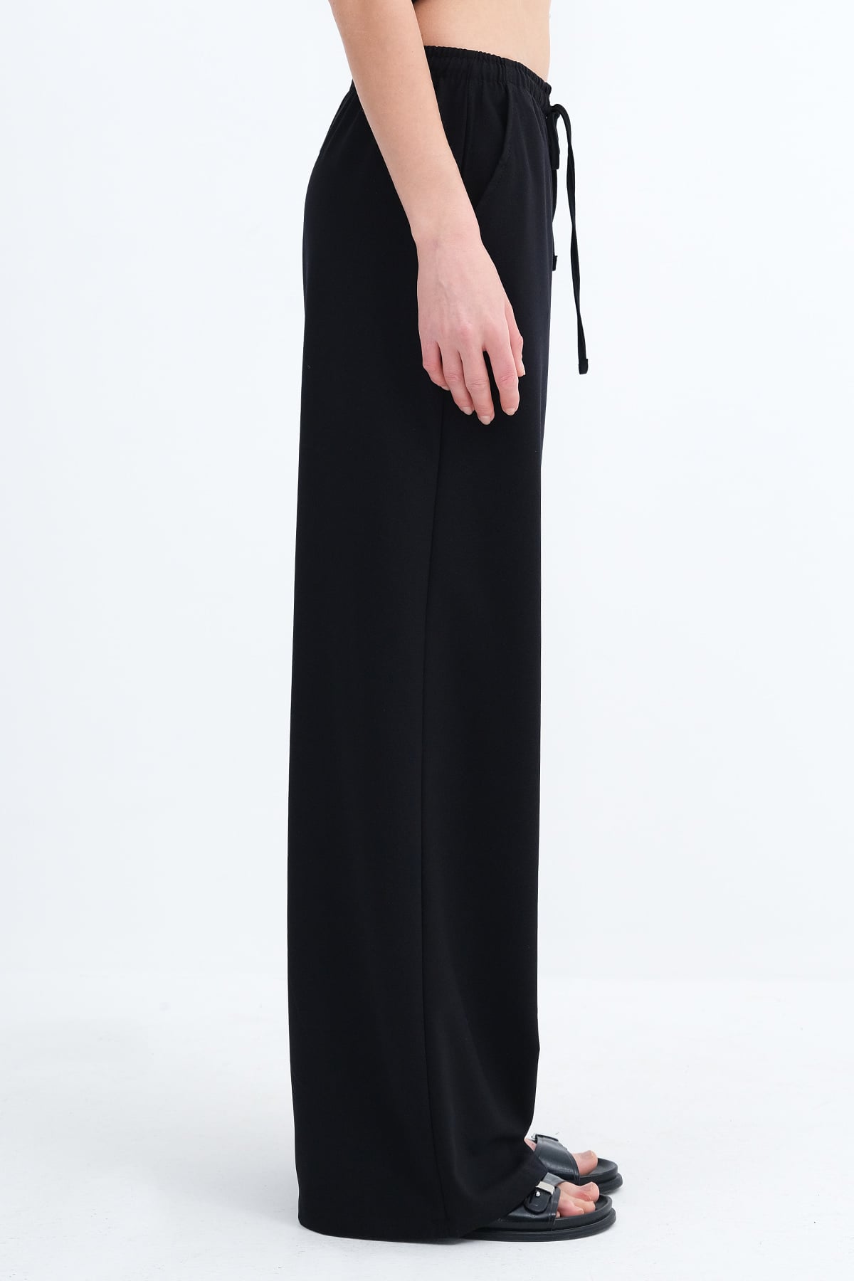 Black_Elastic-Waist-Wide-Leg-Pants-addax