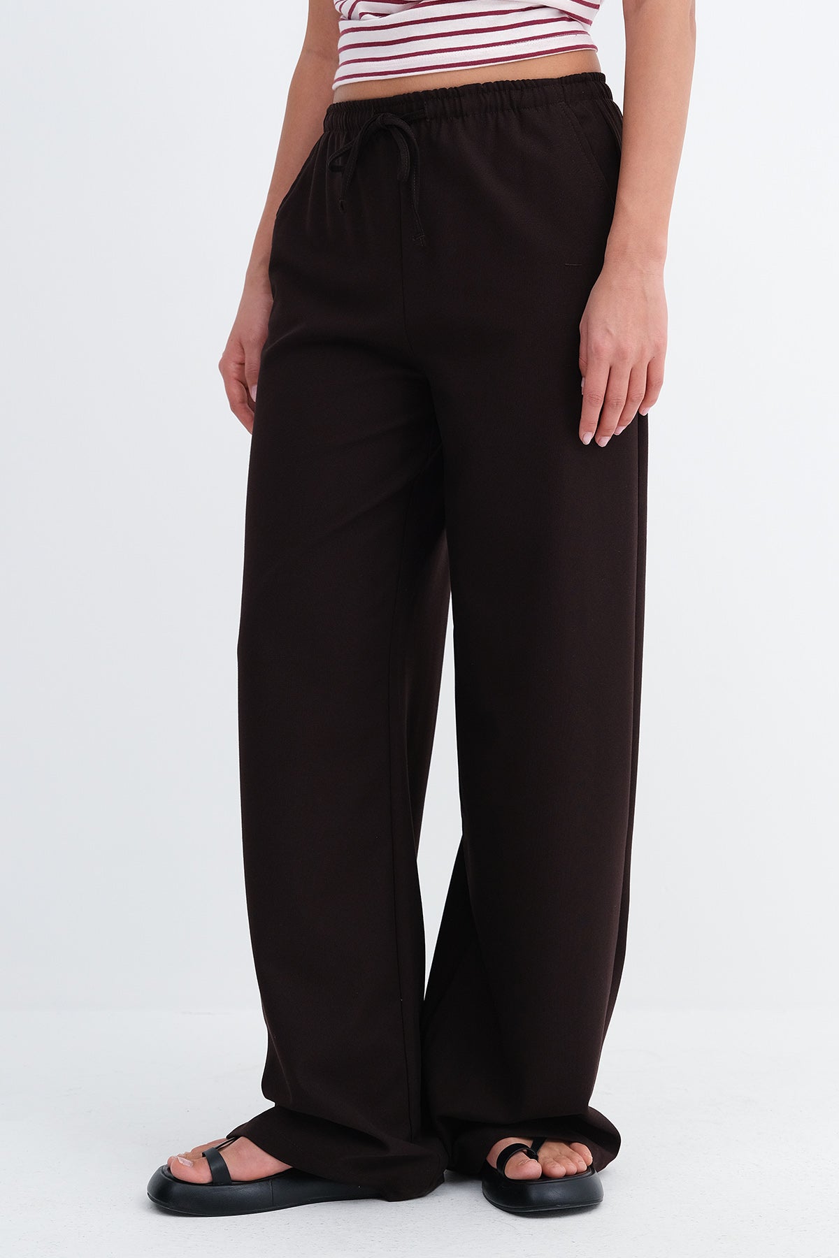 Bitter-Coffee_Elastic-Waist-Wide-Leg-Pants-addax