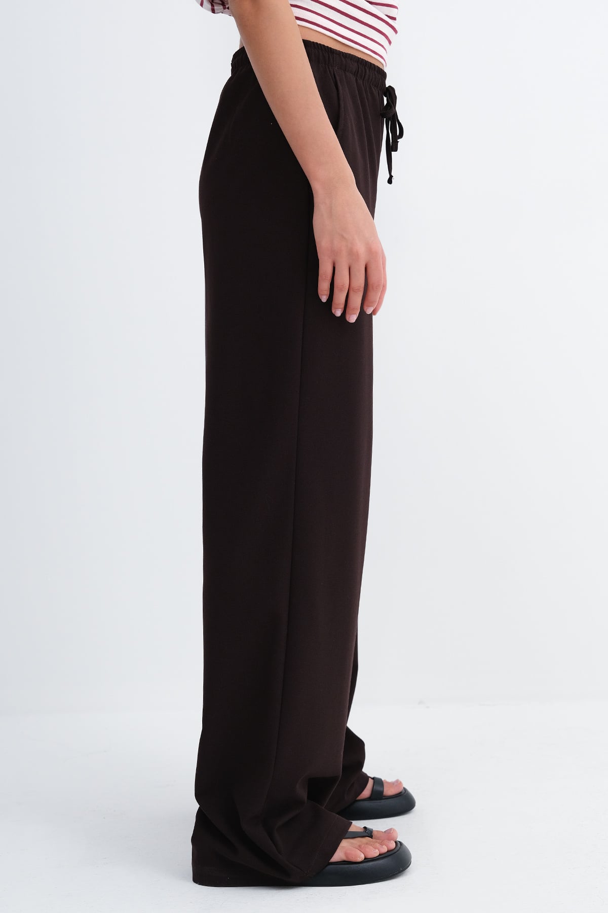 Bitter-Coffee_Elastic-Waist-Wide-Leg-Pants-addax