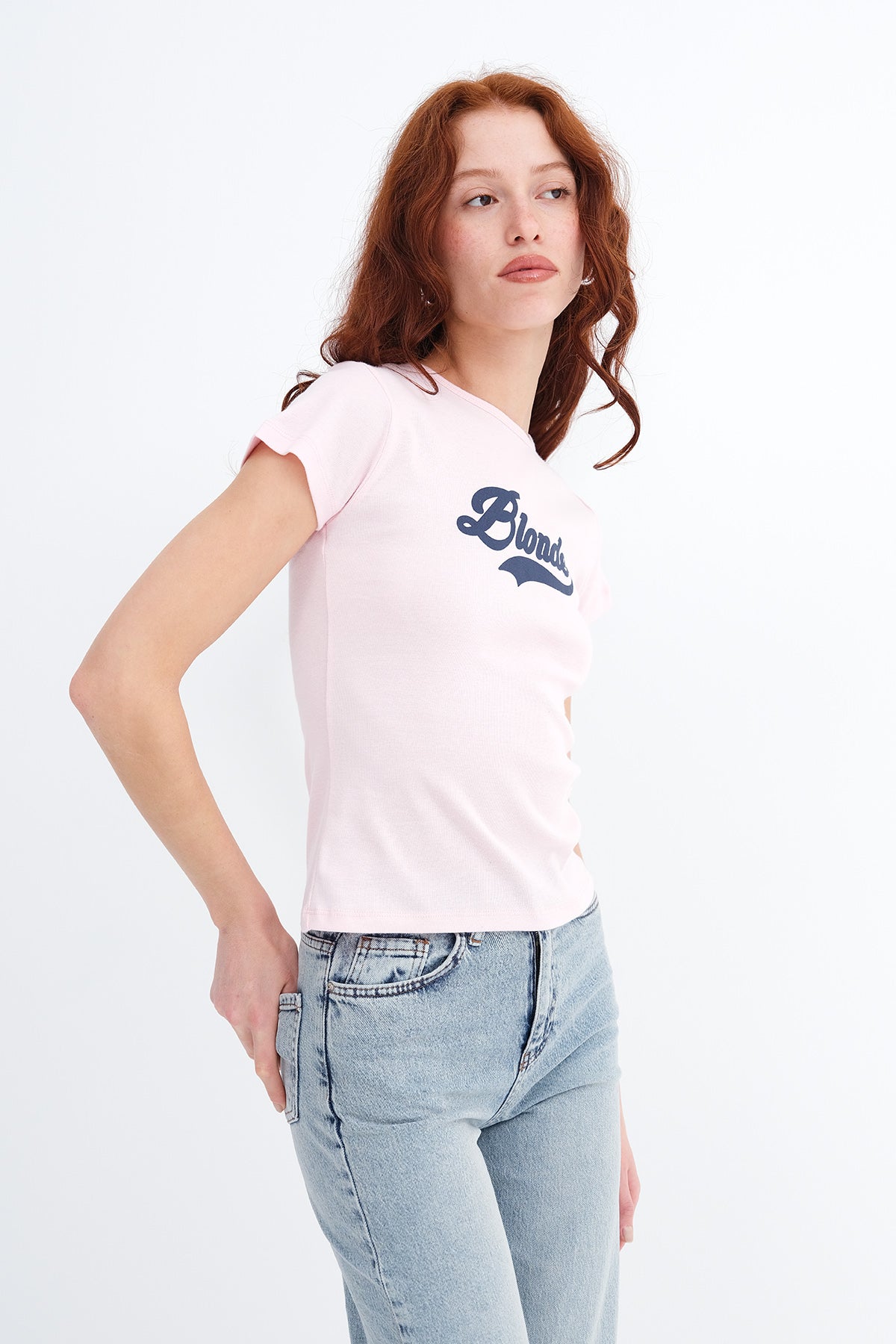Lotus_Slogan-Print-T-shirt-addax