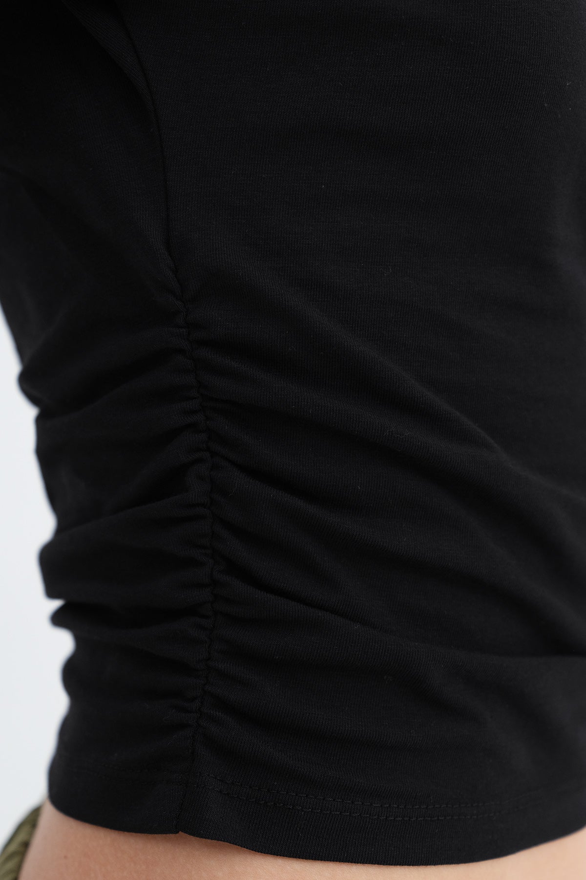 Black_Side-Gathered-T-shirt-addax