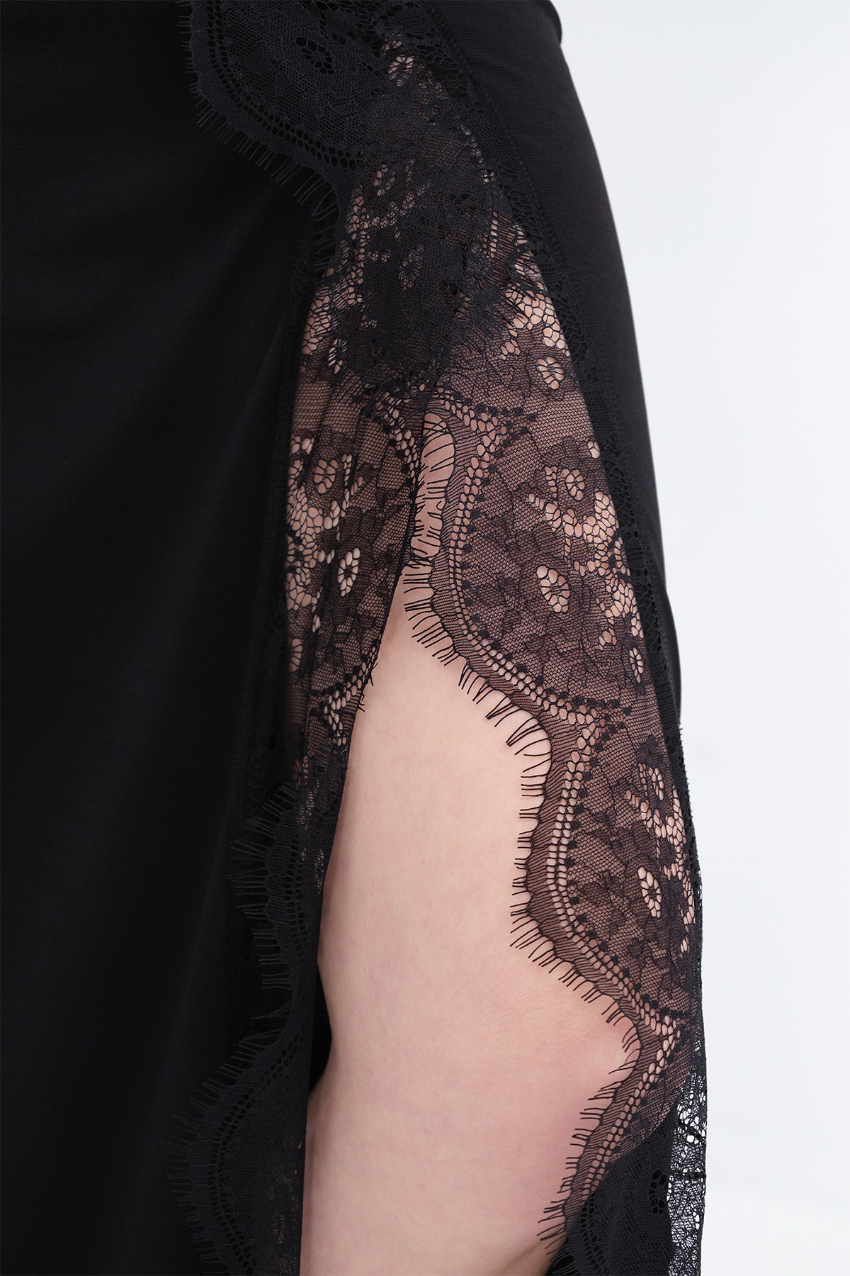 Black_Asymmetric-Cut-Lace-Detail-Skirt-addax