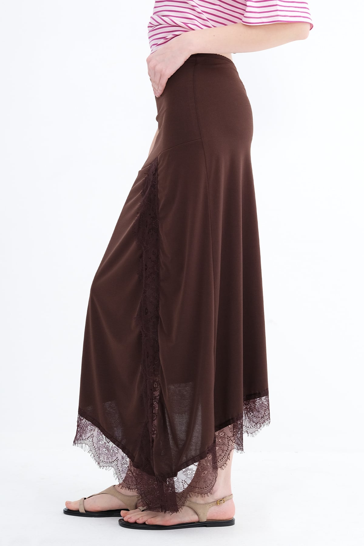 Brown_Asymmetric-Cut-Lace-Detail-Skirt-addax
