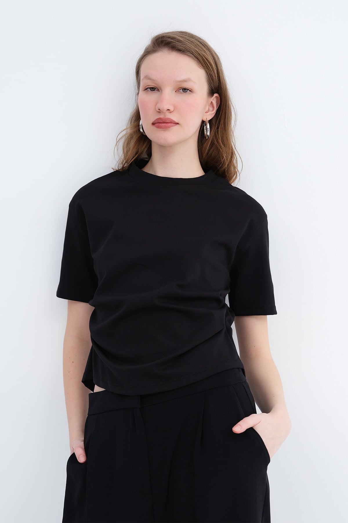 Black_Side-Ruched-T-Shirt-addax