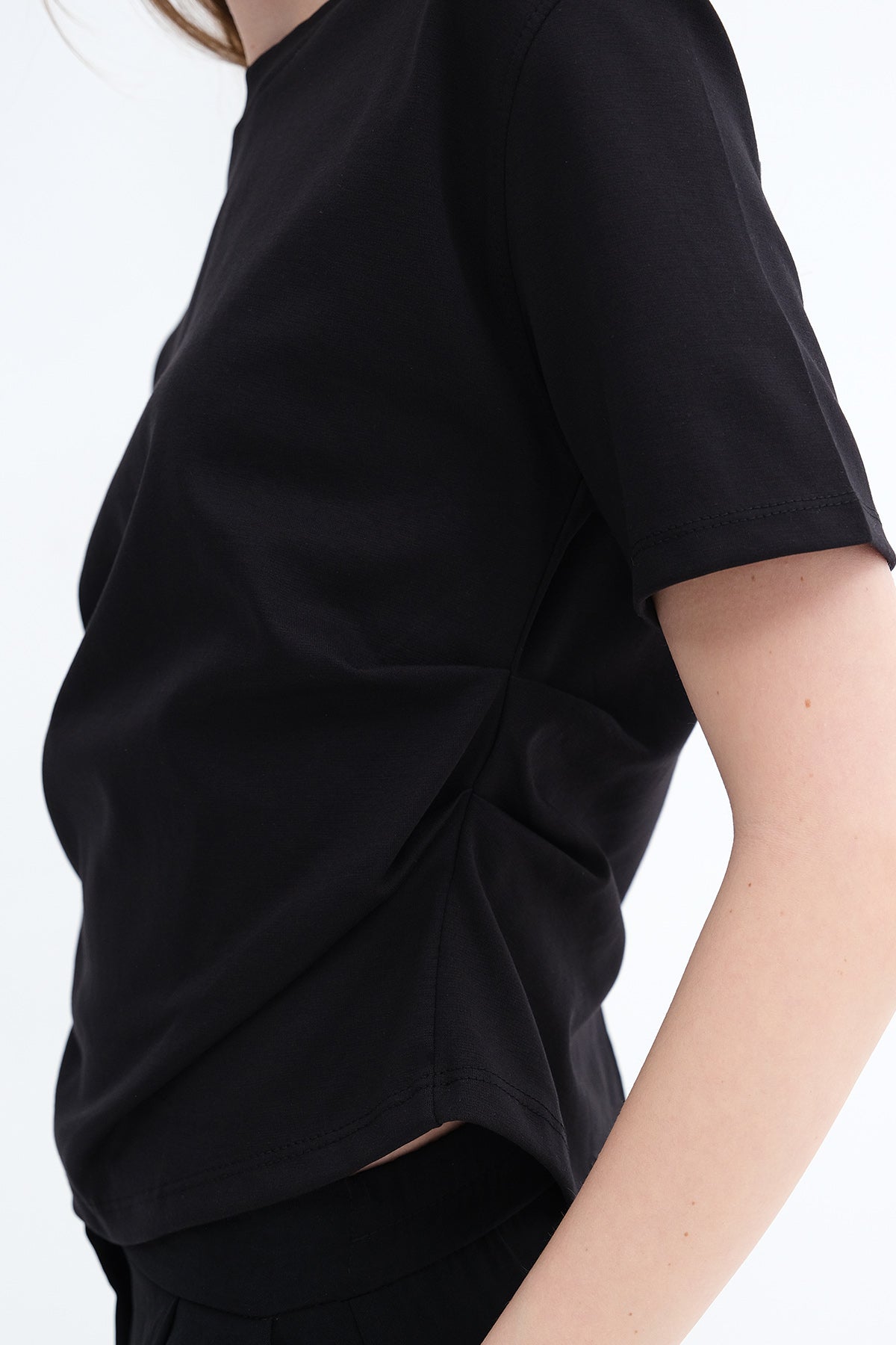 Black_Side-Ruched-T-Shirt-addax