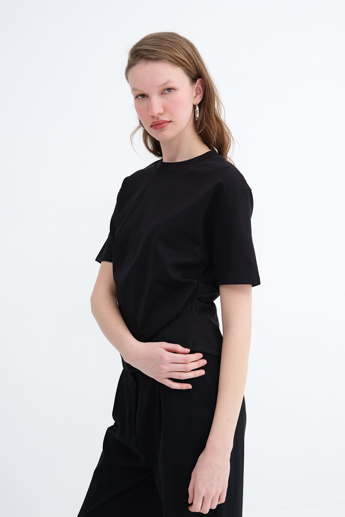 Black_Side-Ruched-T-Shirt-addax