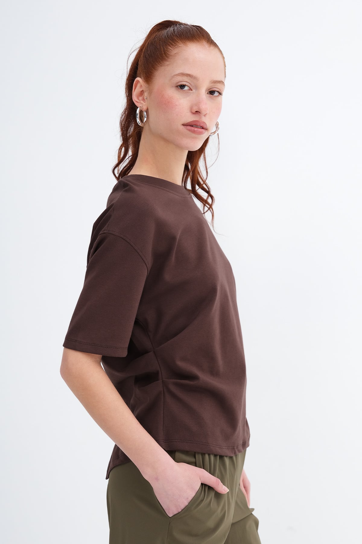 Brown_Side-Ruched-T-Shirt-addax