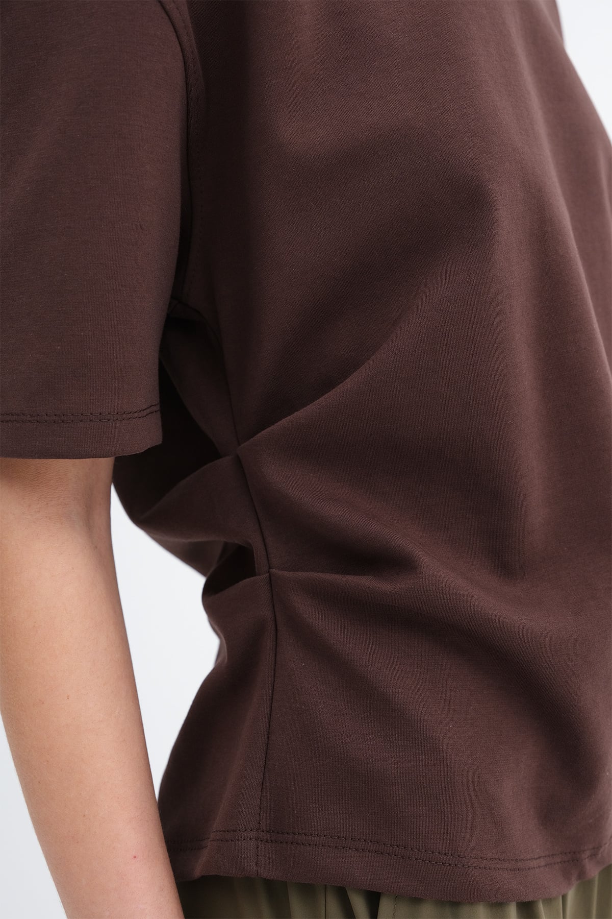 Brown_Side-Ruched-T-Shirt-addax