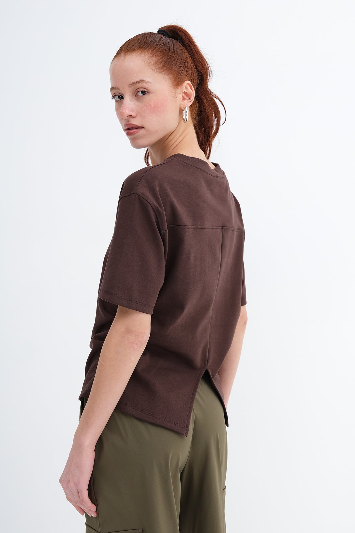 Brown_Side-Ruched-T-Shirt-addax