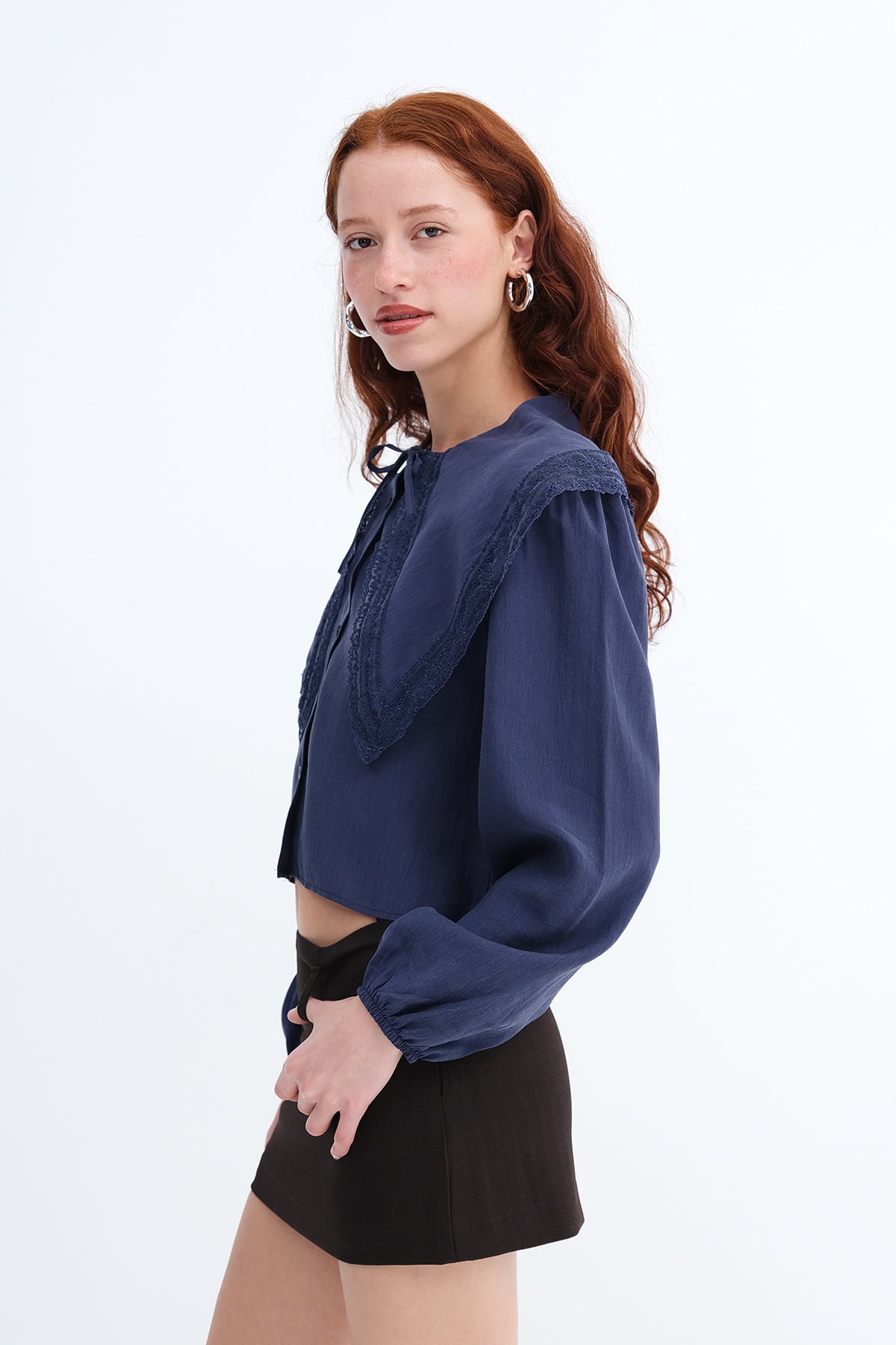 Night-Blue_Peter-Pan-Collar-Lace-Shirt-addax