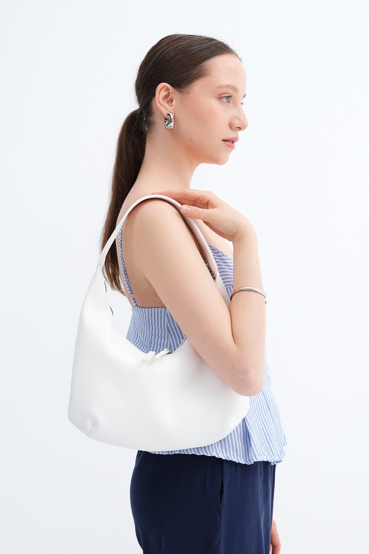 White_Zippered-Hand-and-Shoulder-Bag-addax