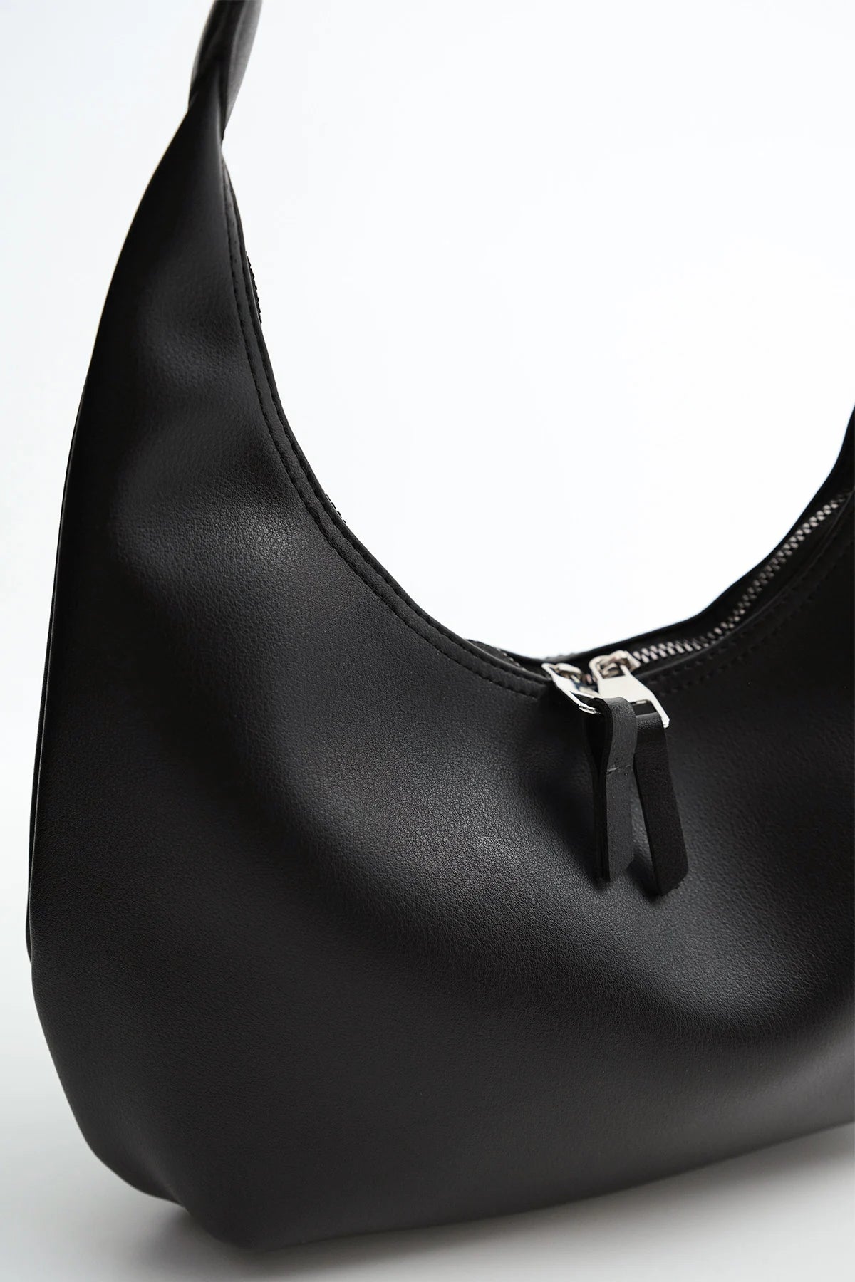 Black_Zippered-Hand-and-Shoulder-Bag-addax