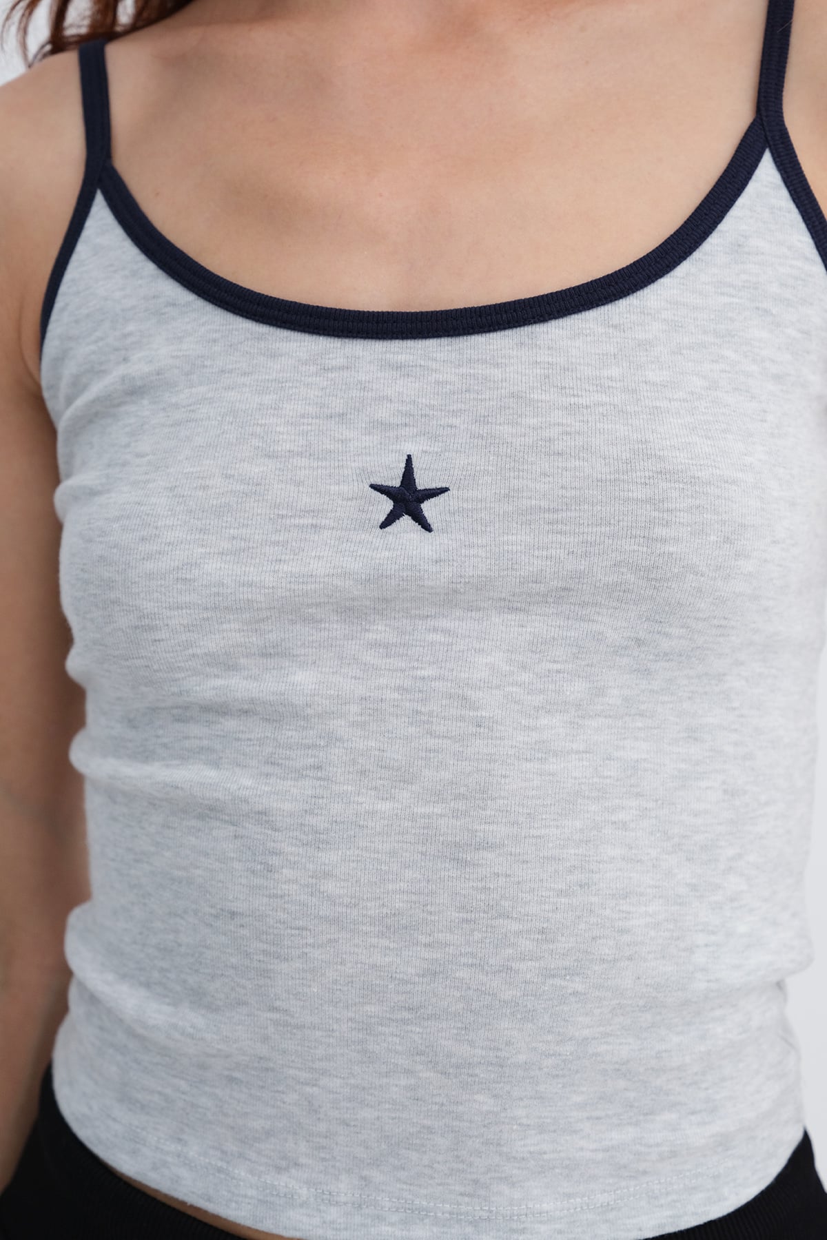 Snow-Melange_Star-Embroidered-Tank-Top-addax