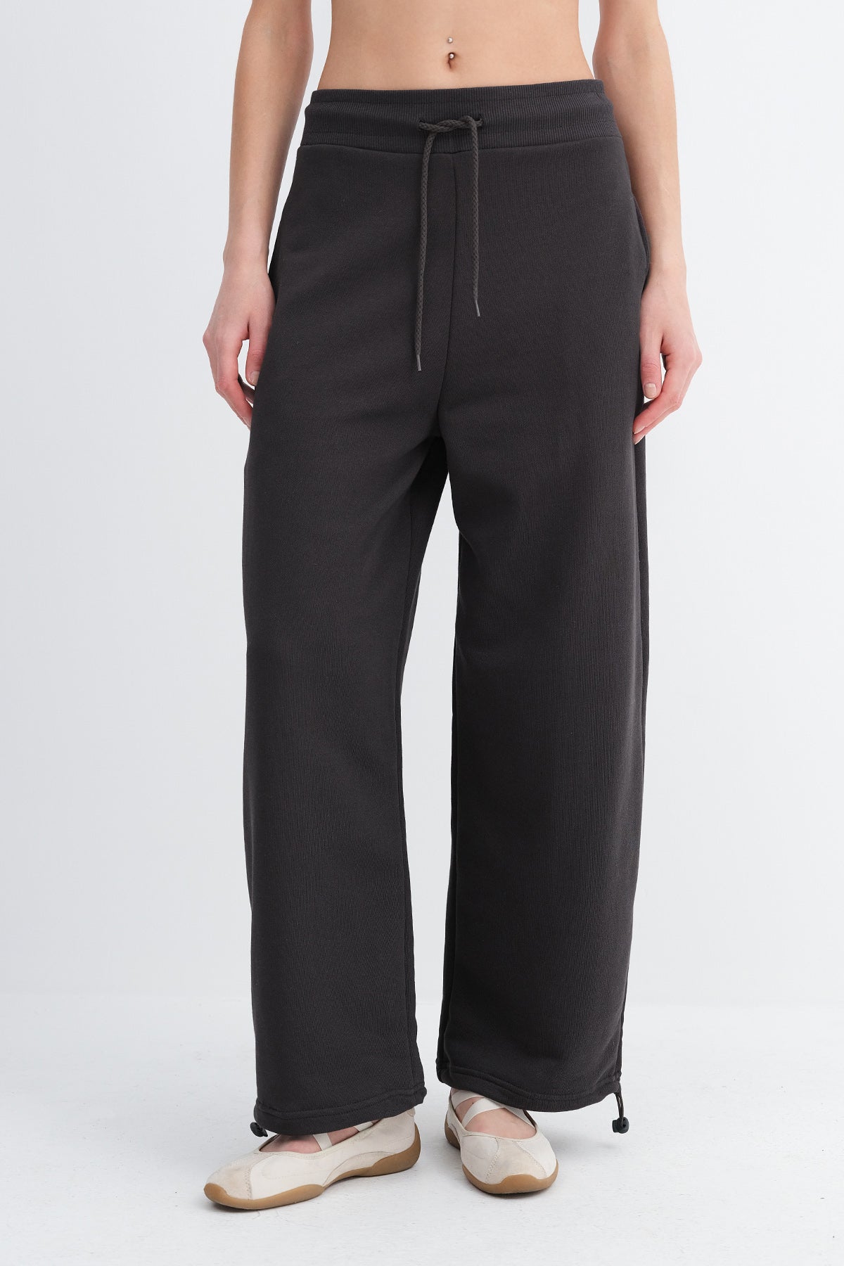 Charcoal_Elastic-Waist-Sweatpants-with-Adjustable-Hem-addax