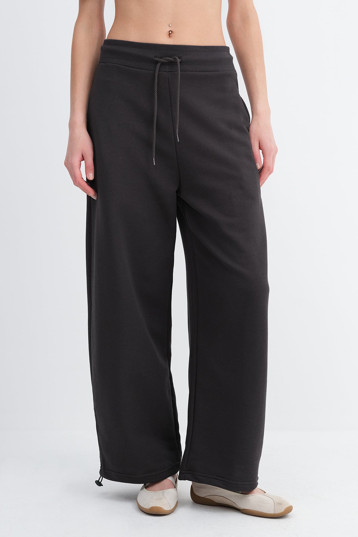 Charcoal_Elastic-Waist-Sweatpants-with-Adjustable-Hem-addax