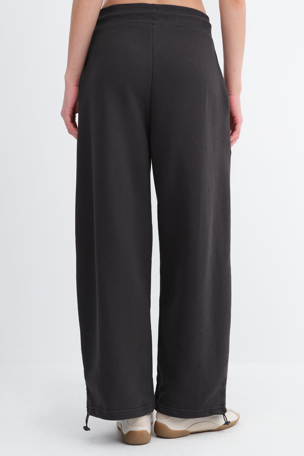 Charcoal_Elastic-Waist-Sweatpants-with-Adjustable-Hem-addax