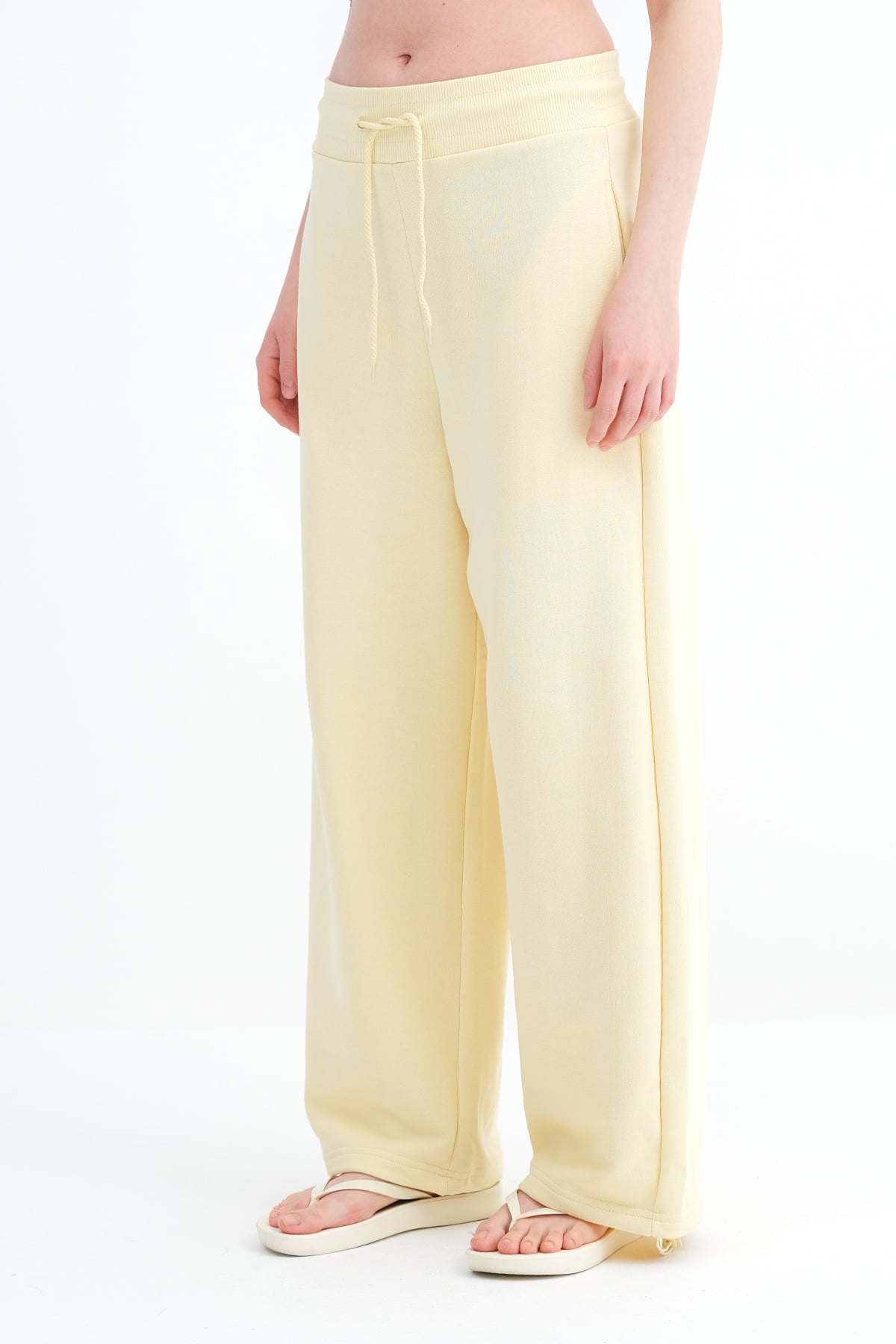 Light-Yellow_Elastic-Waist-Sweatpants-with-Adjustable-Hem-addax