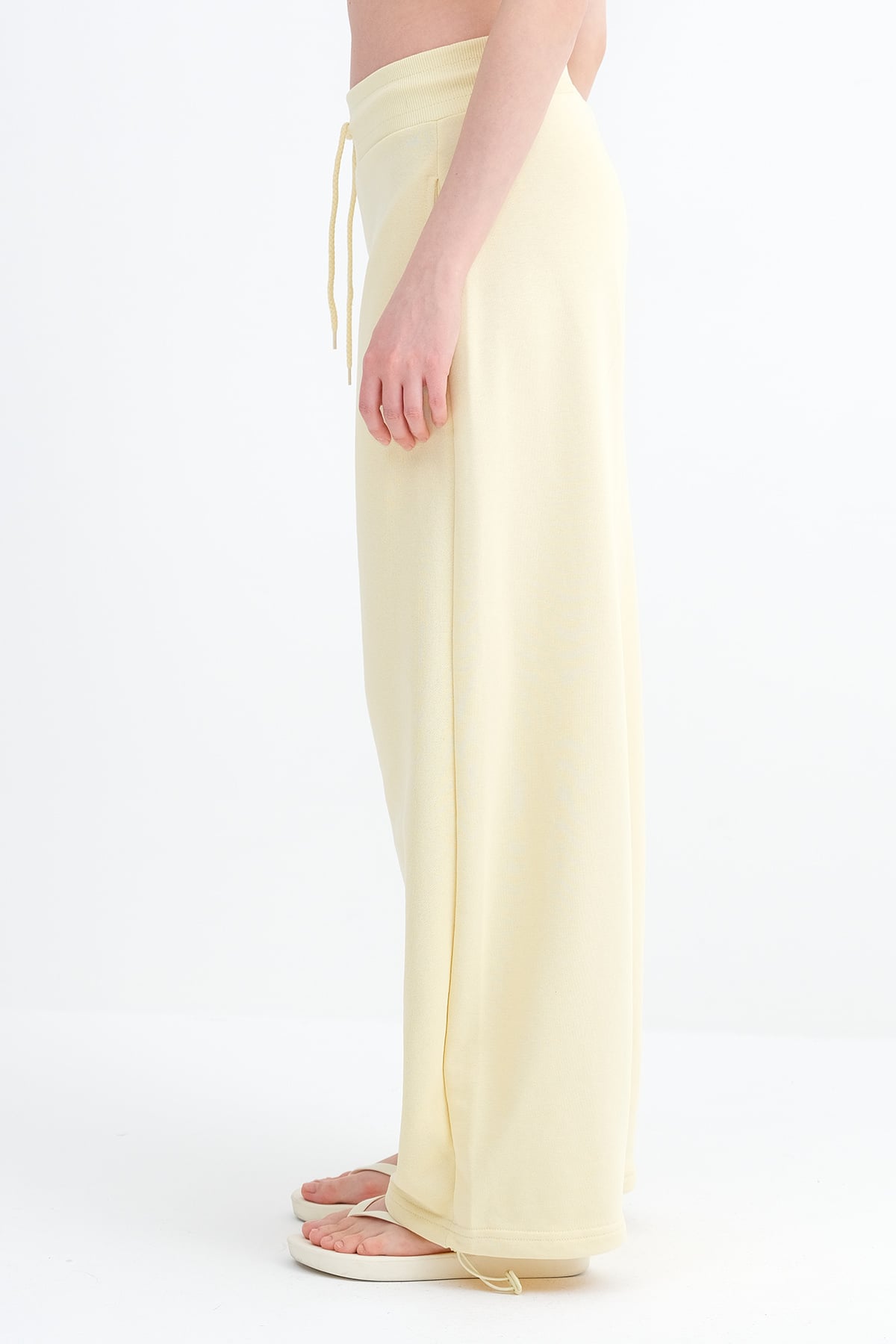 Light-Yellow_Elastic-Waist-Sweatpants-with-Adjustable-Hem-addax