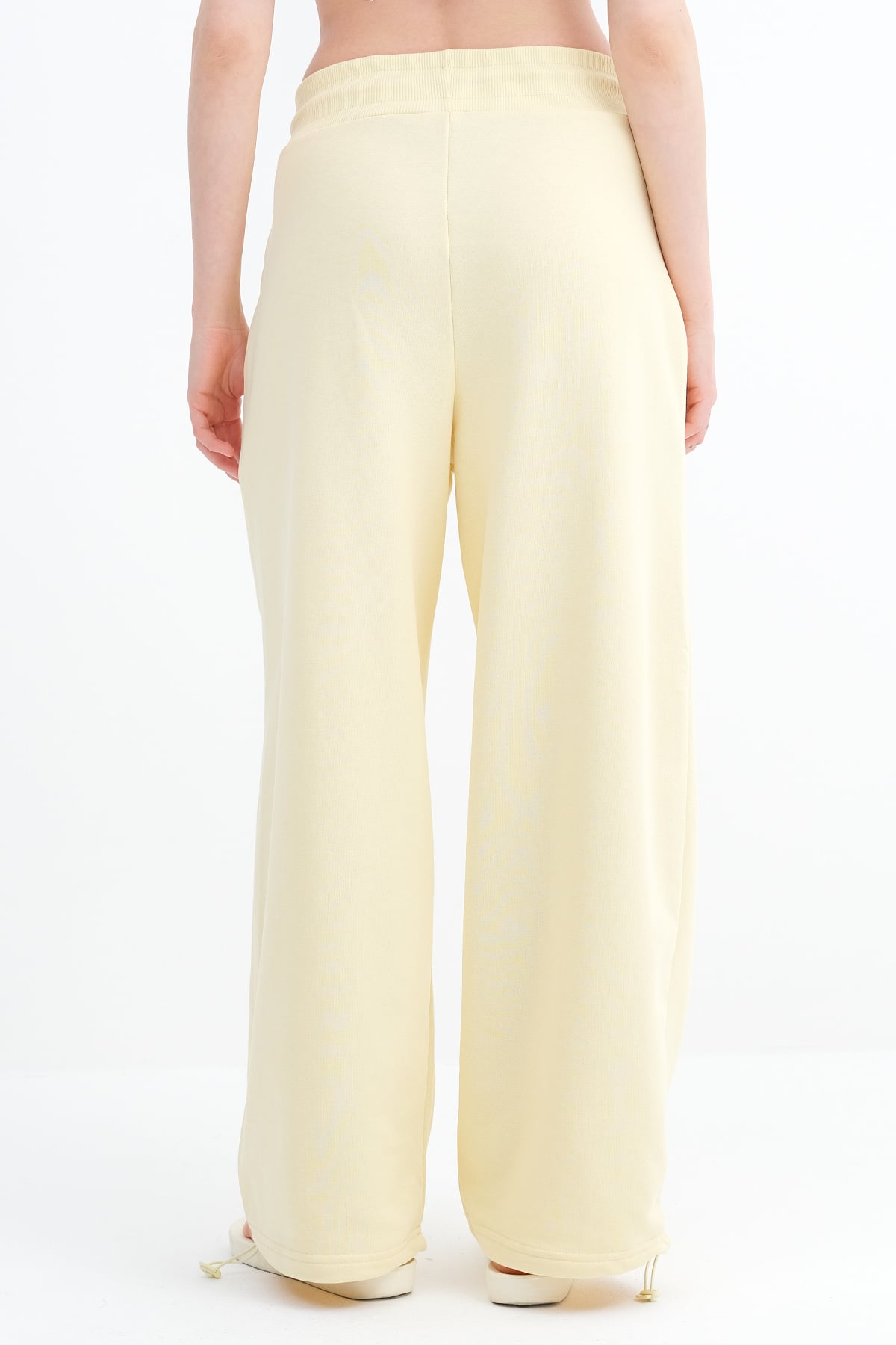 Light-Yellow_Elastic-Waist-Sweatpants-with-Adjustable-Hem-addax