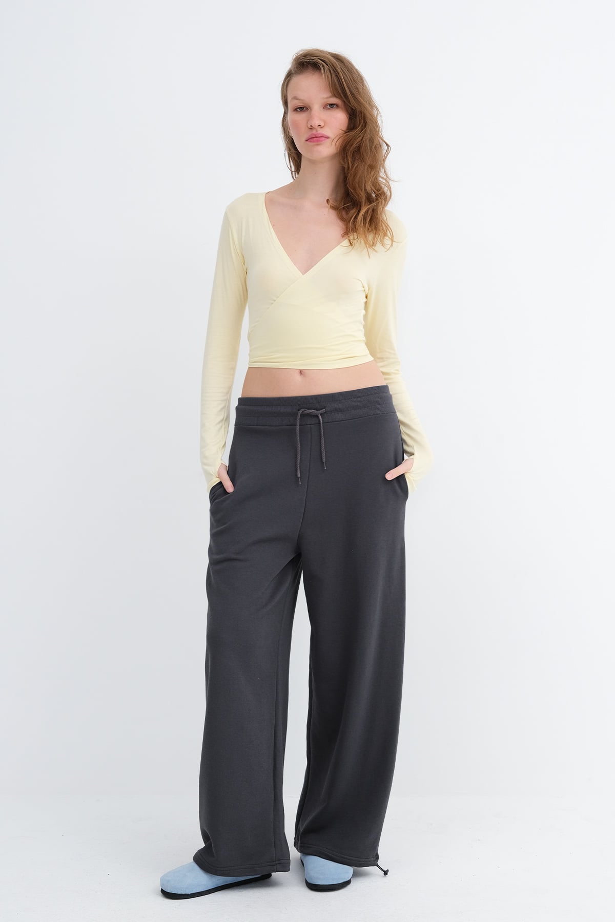 L.Charcoal_Elastic-Waist-Sweatpants-with-Adjustable-Hem-addax