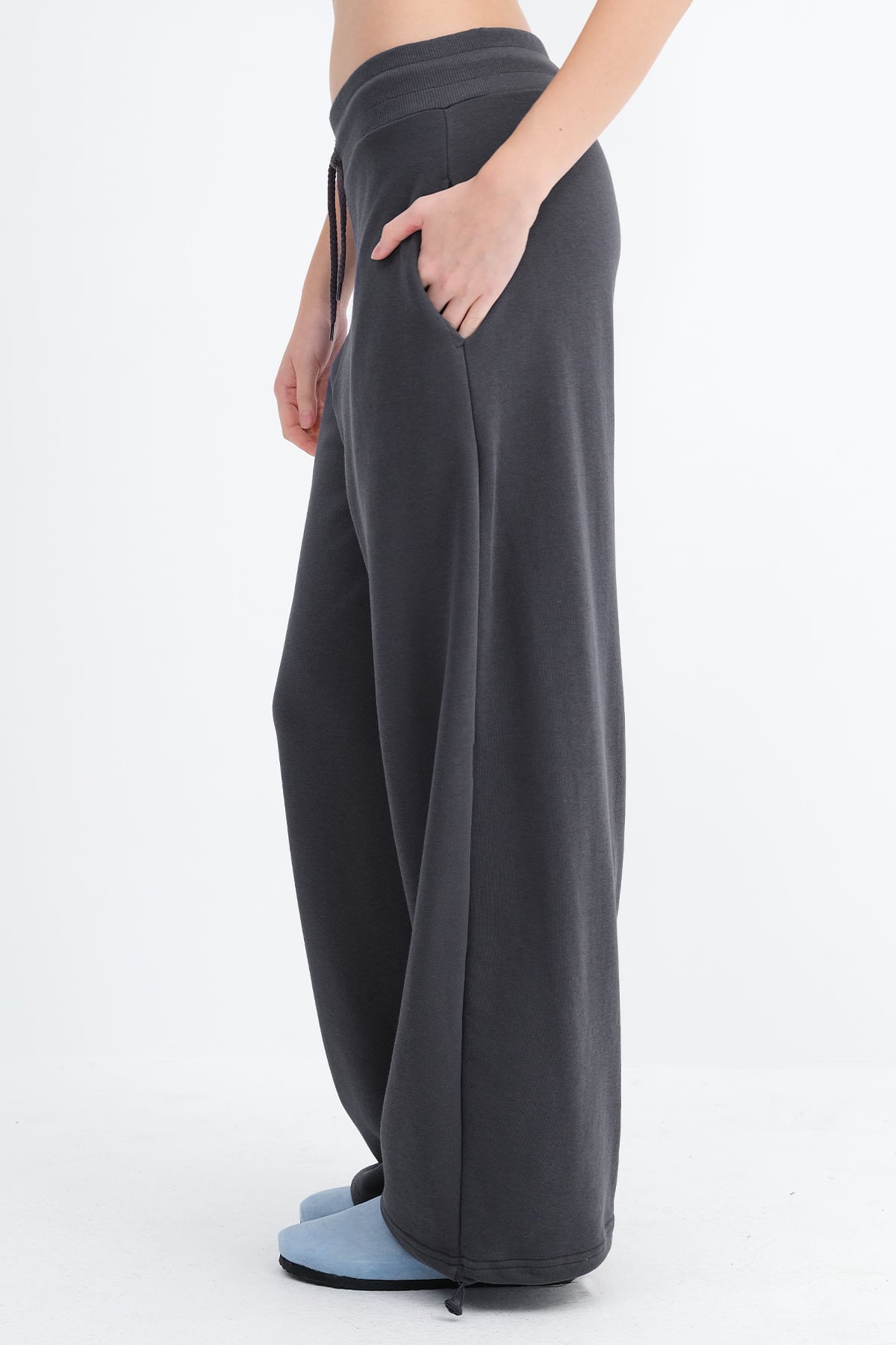 L.Charcoal_Elastic-Waist-Sweatpants-with-Adjustable-Hem-addax