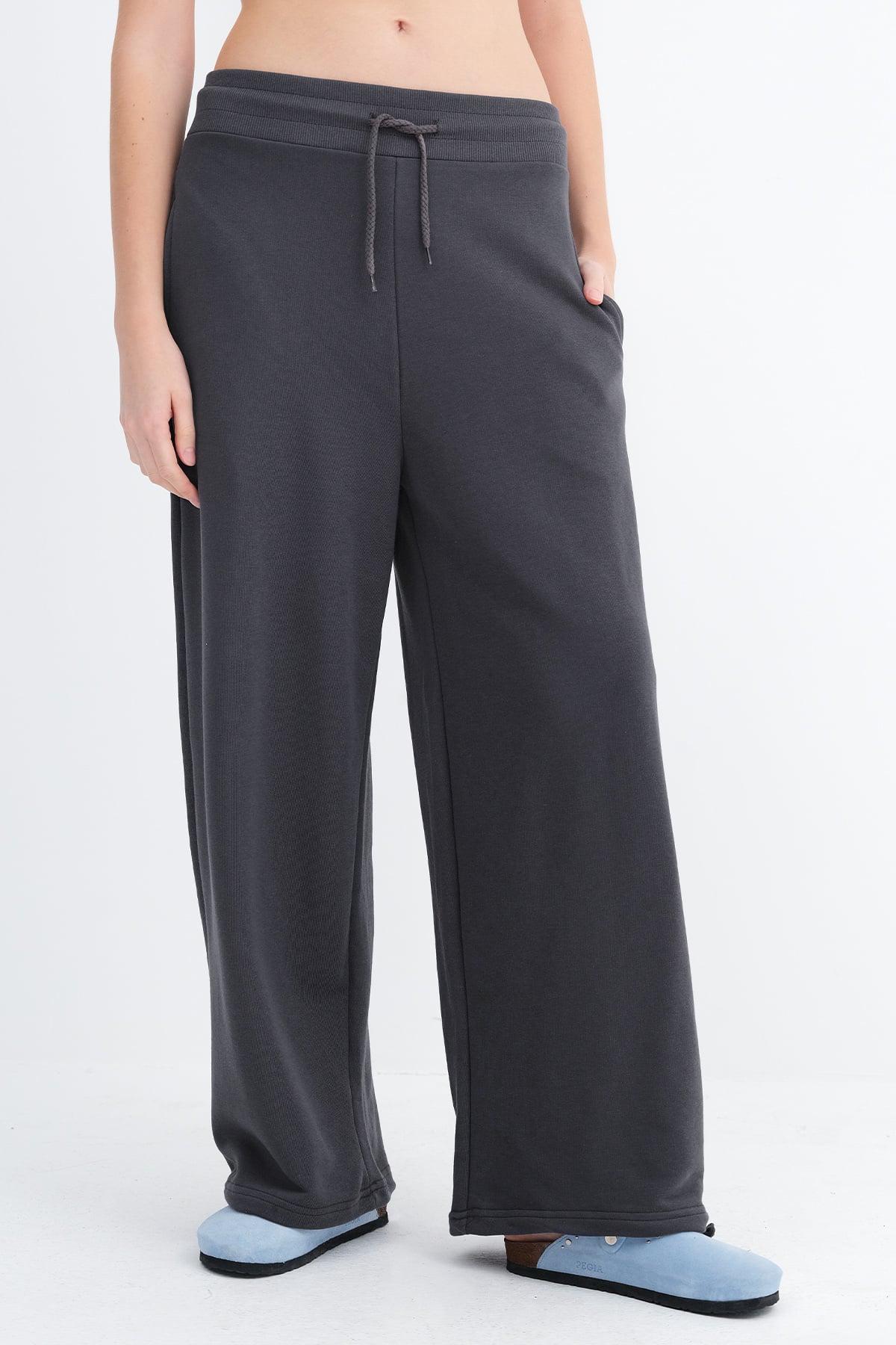 L.Charcoal_Elastic-Waist-Sweatpants-with-Adjustable-Hem-addax