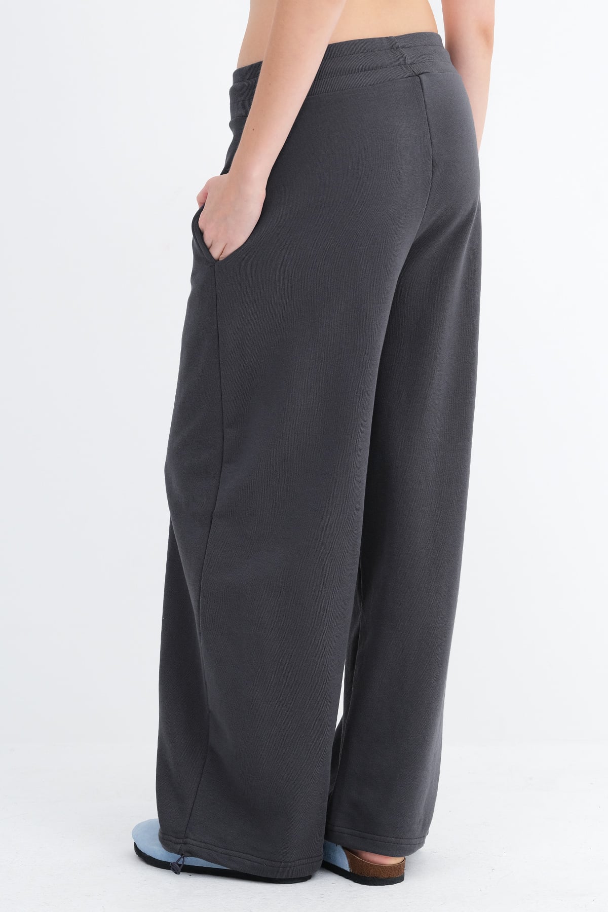 L.Charcoal_Elastic-Waist-Sweatpants-with-Adjustable-Hem-addax