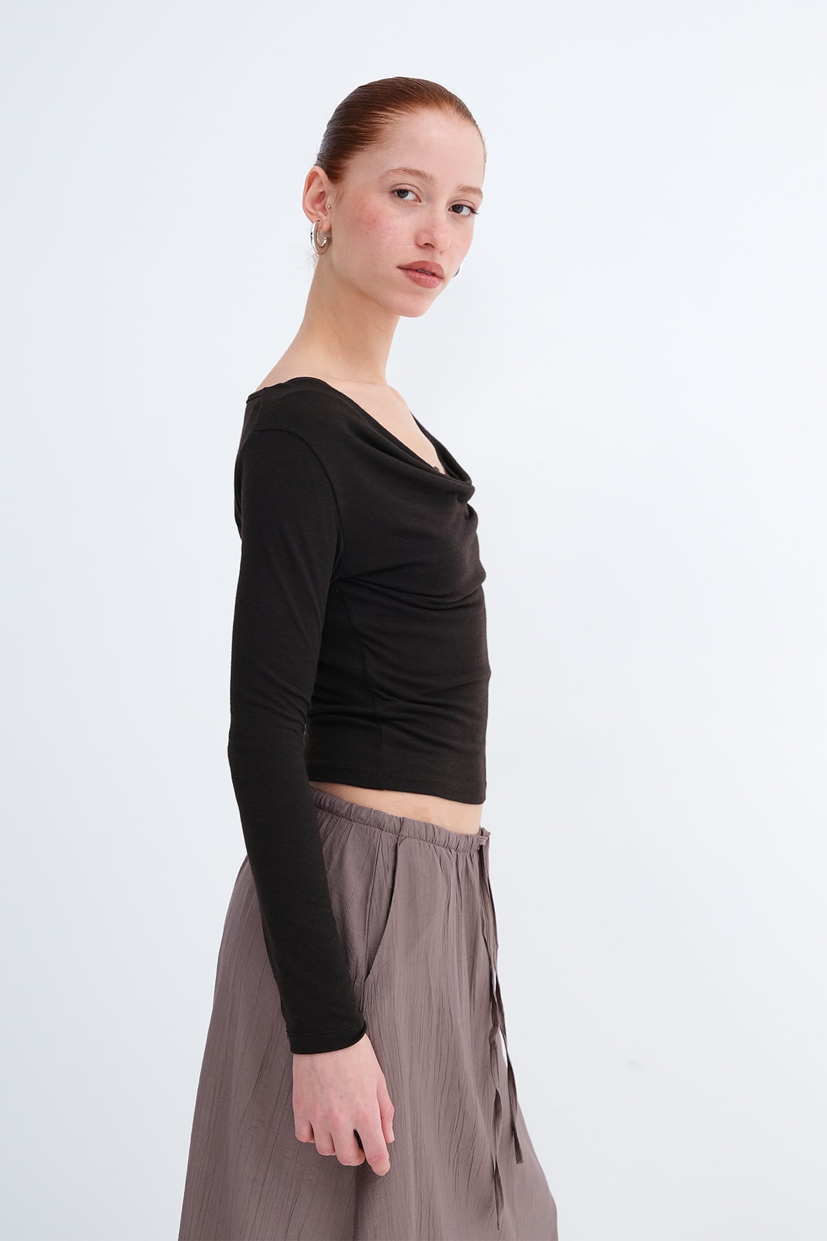 Bitter-Coffee_Lace-Collar-Blouse-addax