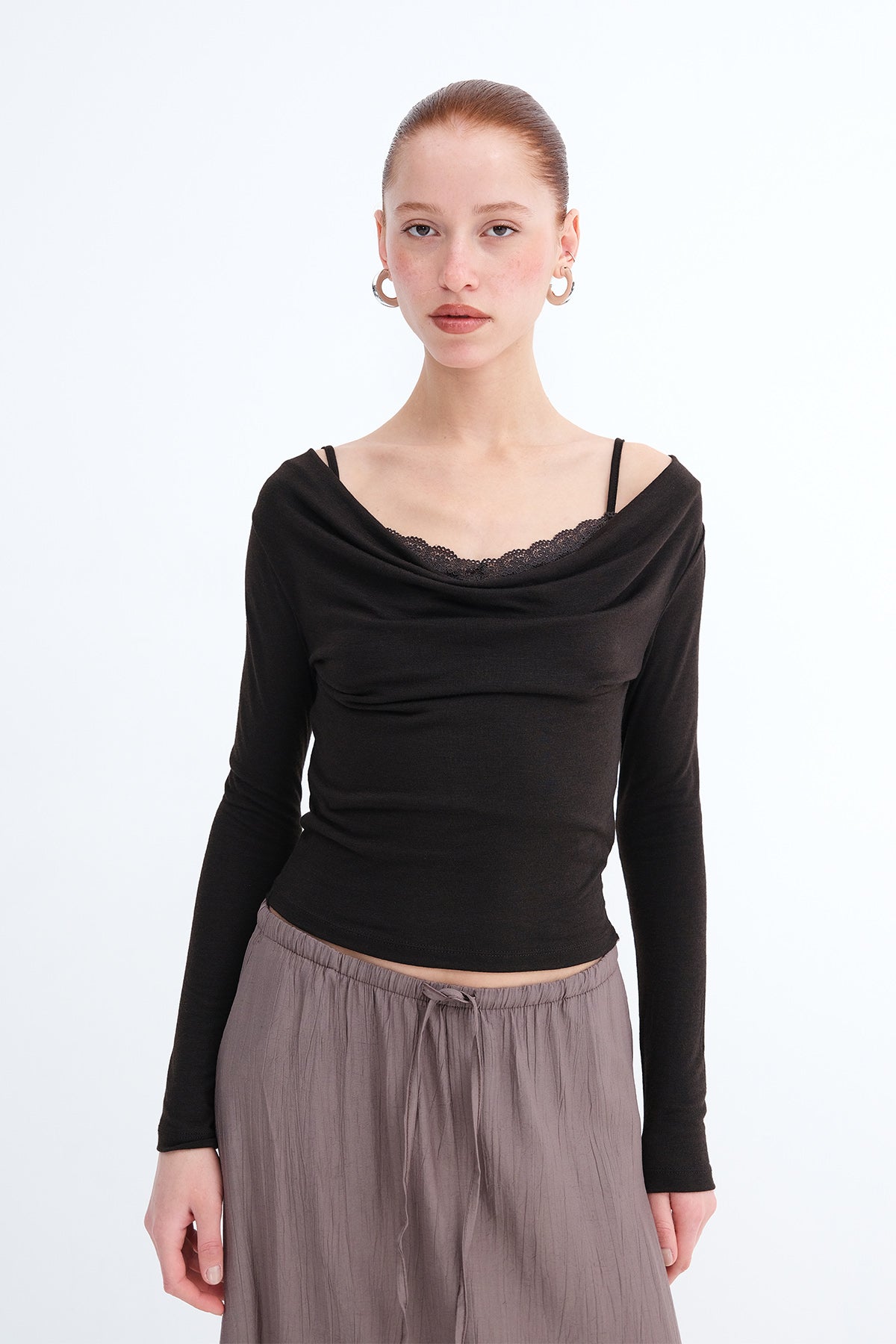 Bitter-Coffee_Lace-Collar-Blouse-addax