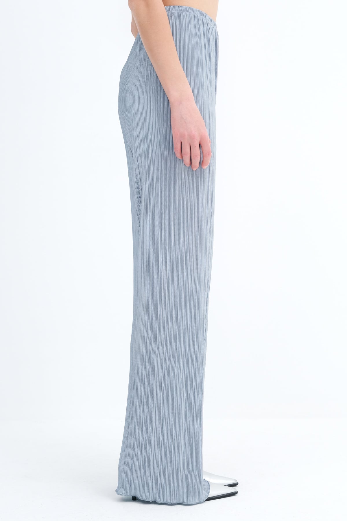 Blue_Pleated-Wide-Leg-Pants-addax