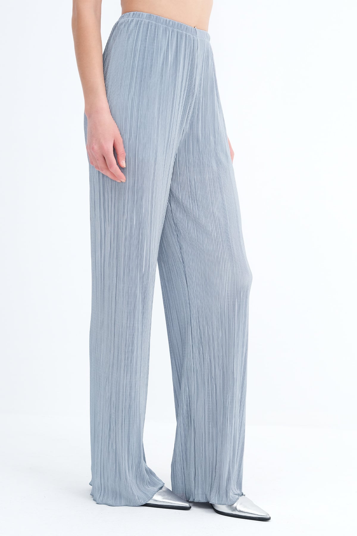 Blue_Pleated-Wide-Leg-Pants-addax