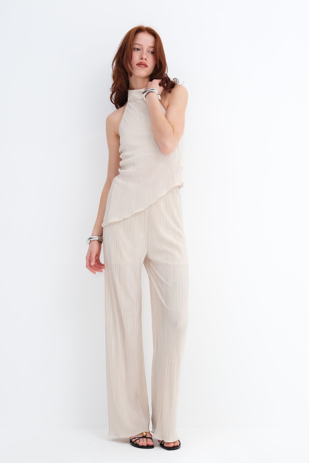 Beige_Pleated-Wide-Leg-Pants-addax