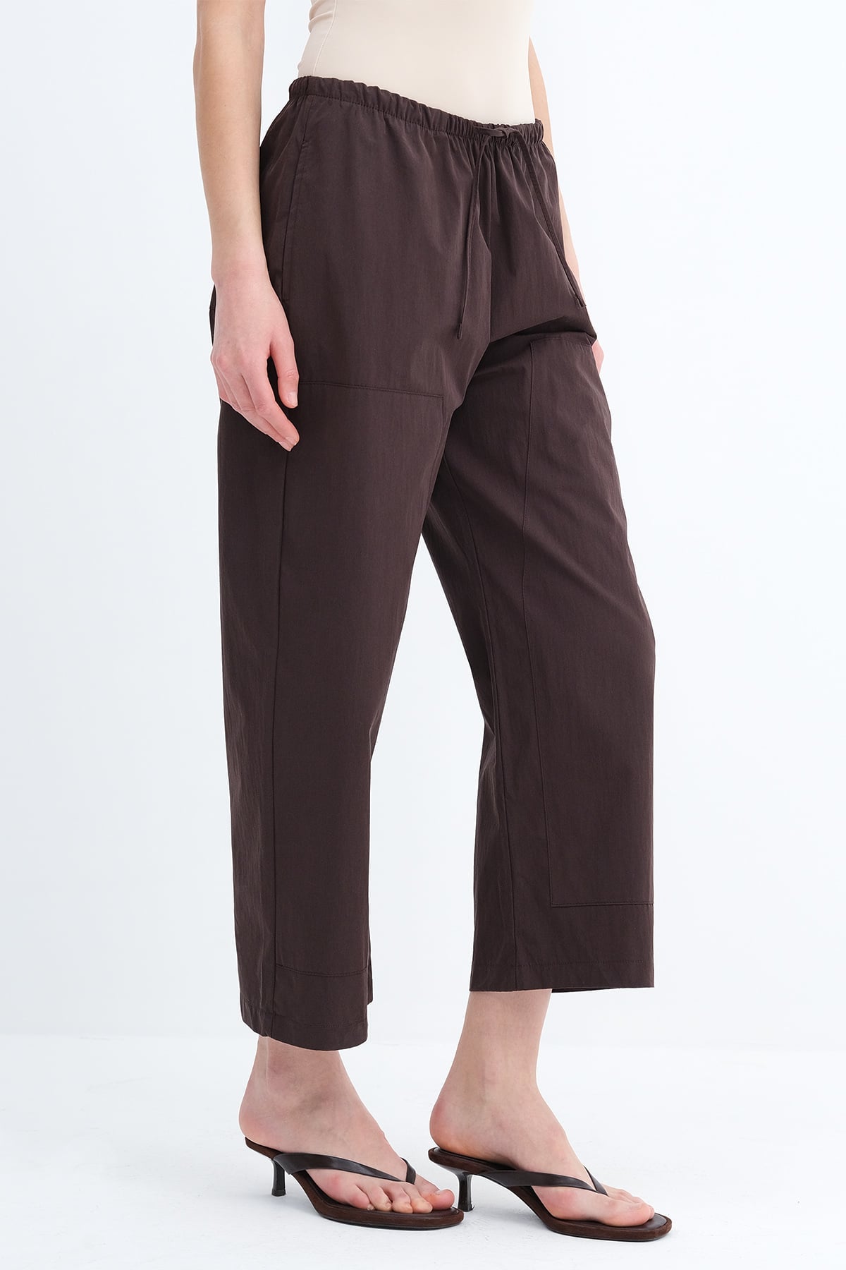 Bitter-Coffee_Pants-with-Elastic-Waist-addax