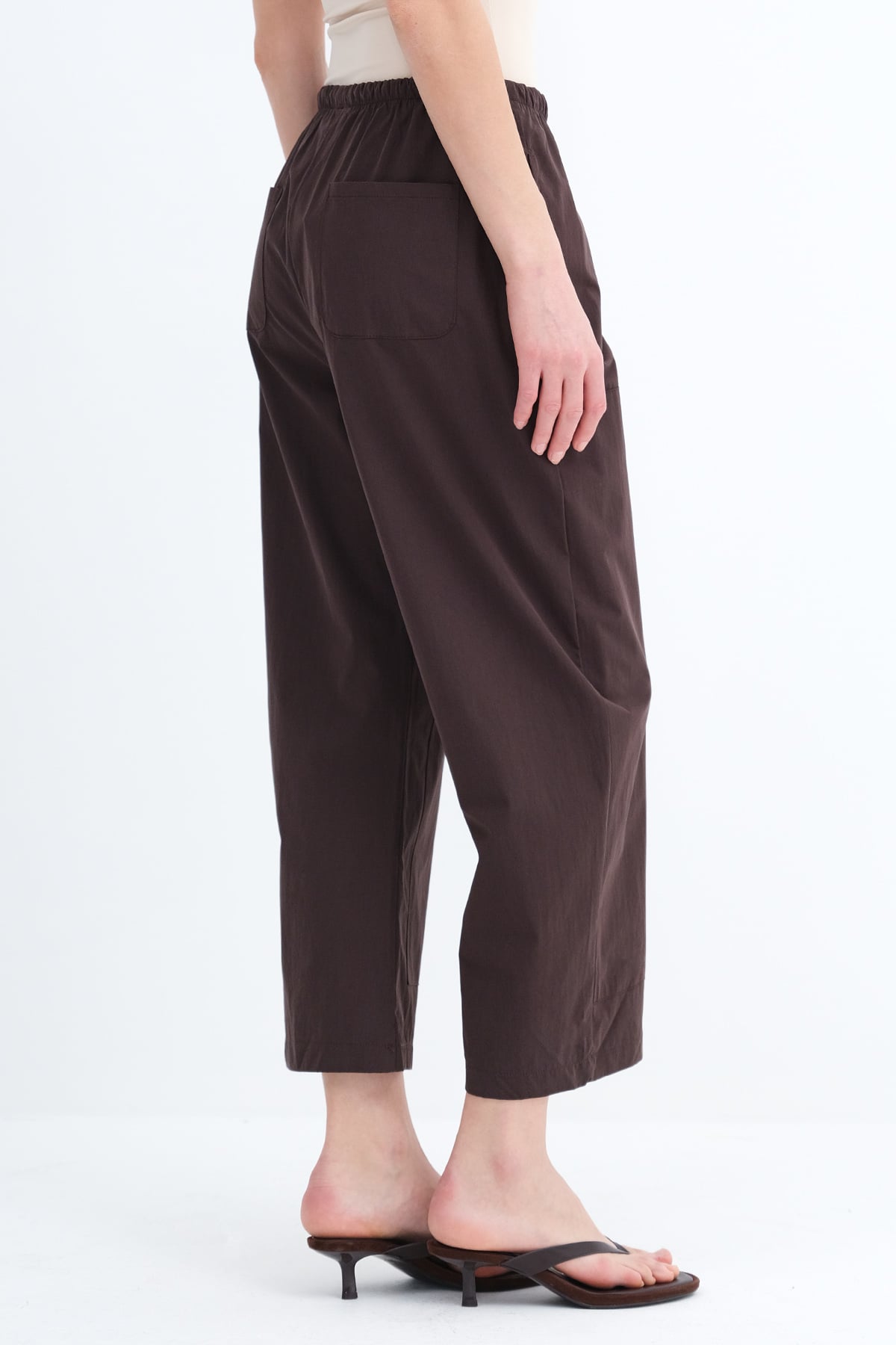 Bitter-Coffee_Pants-with-Elastic-Waist-addax