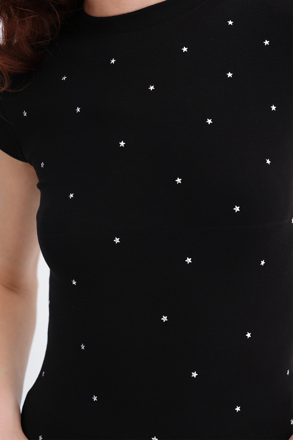 Black_Star-studded-T-shirt-addax