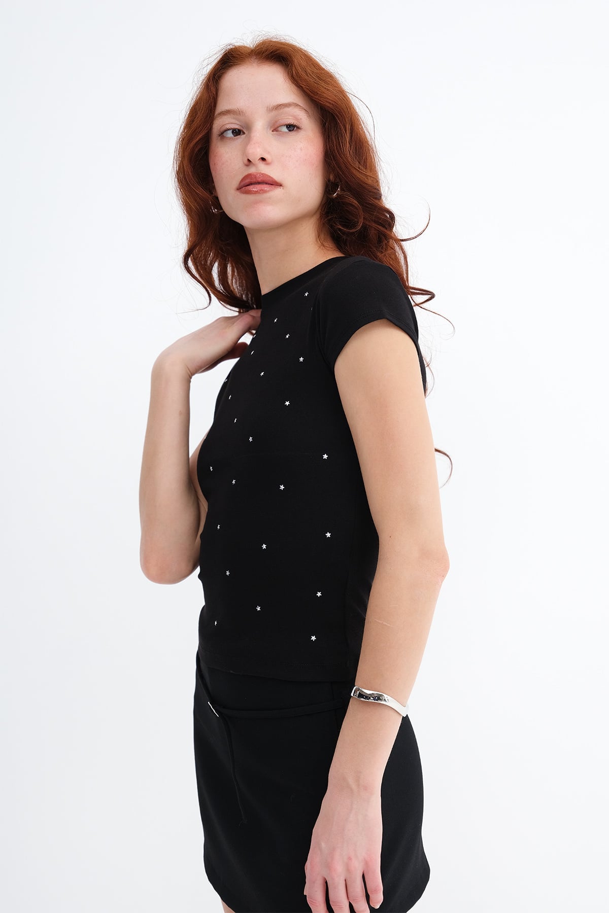 Black_Star-studded-T-shirt-addax