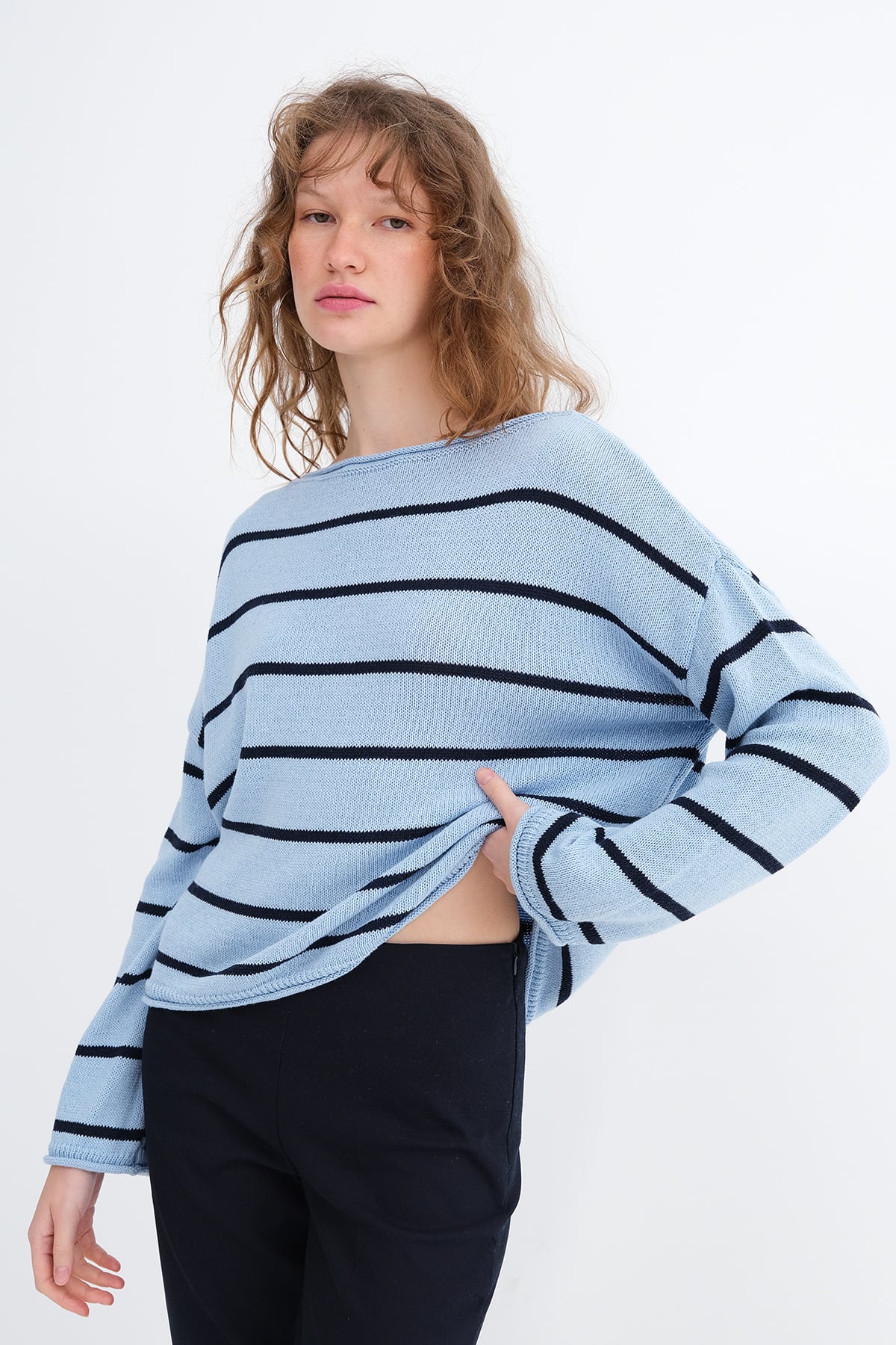 Blue_Striped-Knit-Sweater-addax