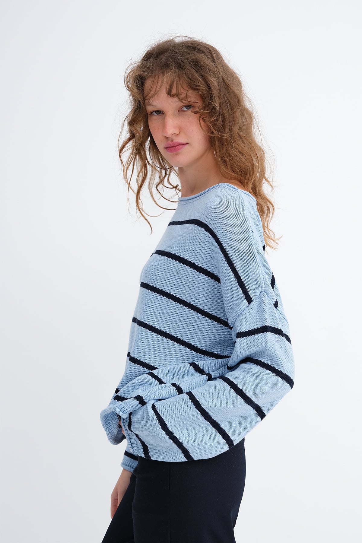 Blue_Striped-Knit-Sweater-addax