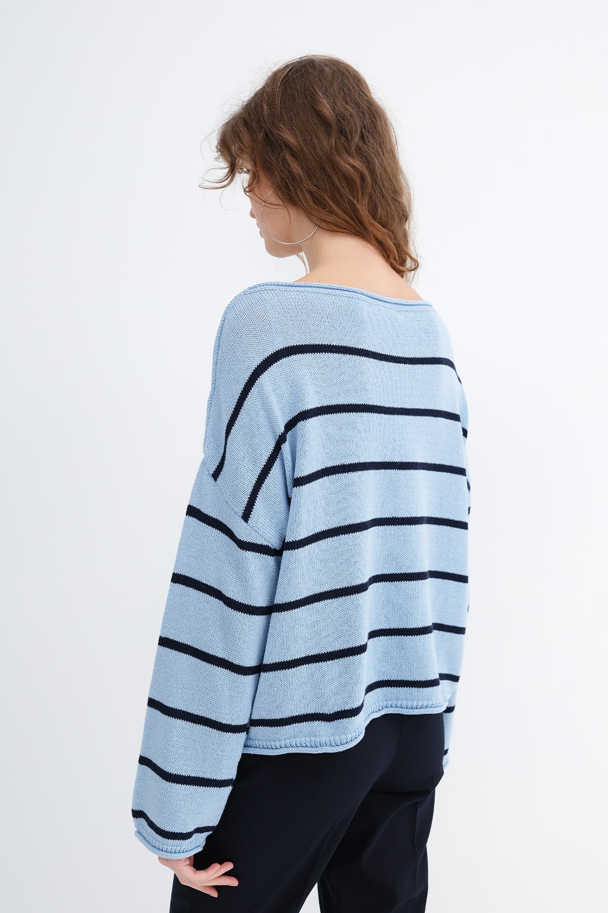Blue_Striped-Knit-Sweater-addax
