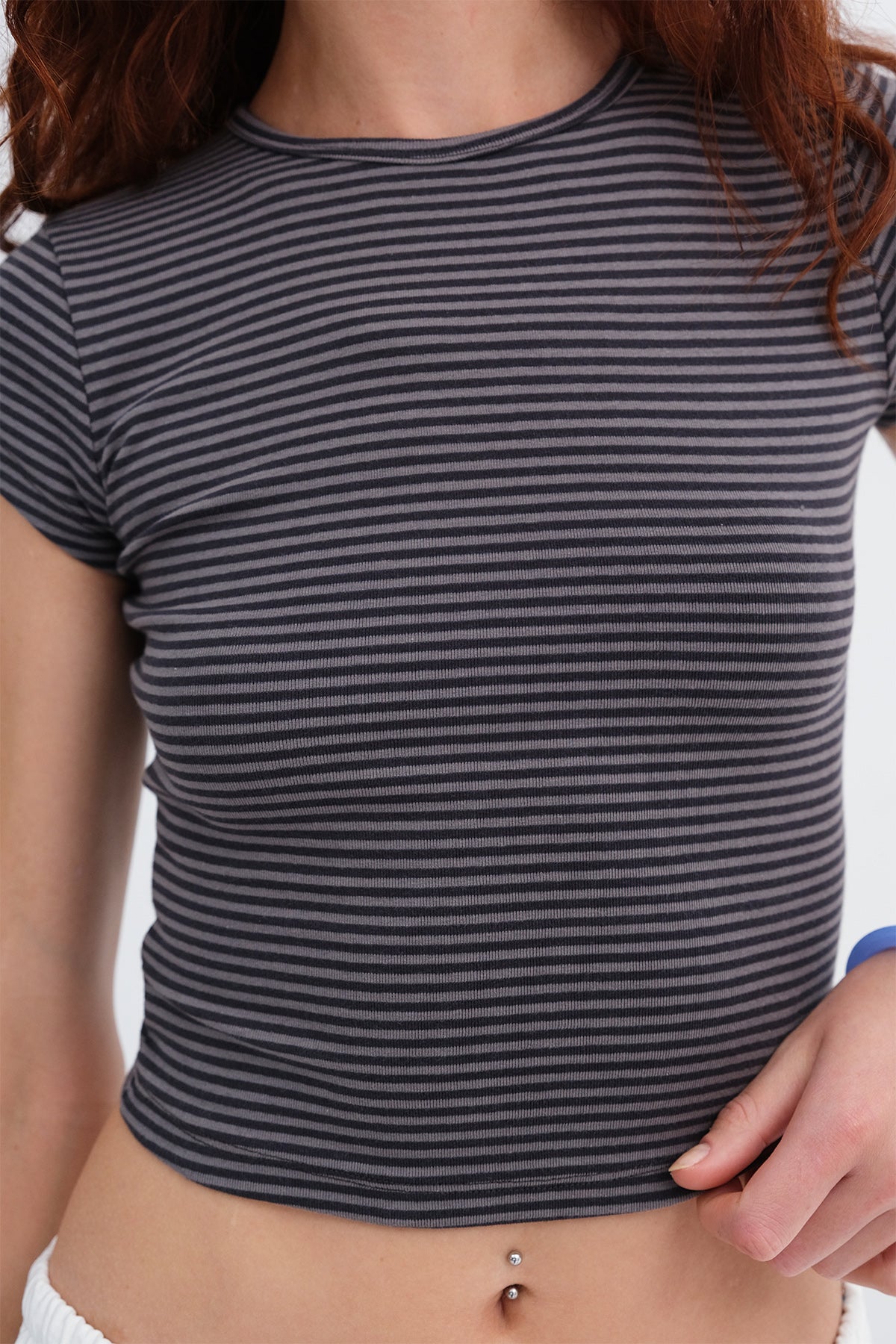 Dark-Grey_Striped-Crop-T-shirt-addax