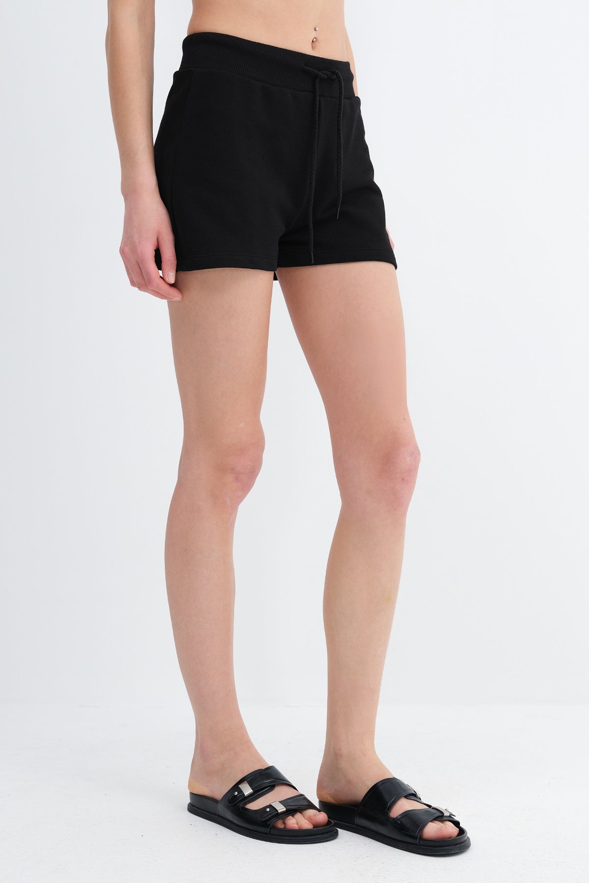 Black_Elastic-Waist-Shorts-addax
