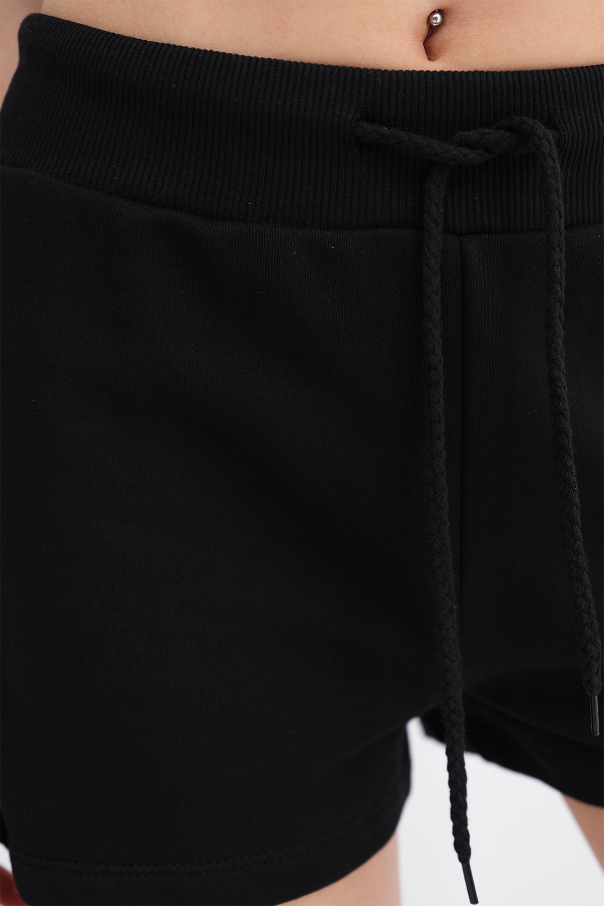Black_Elastic-Waist-Shorts-addax