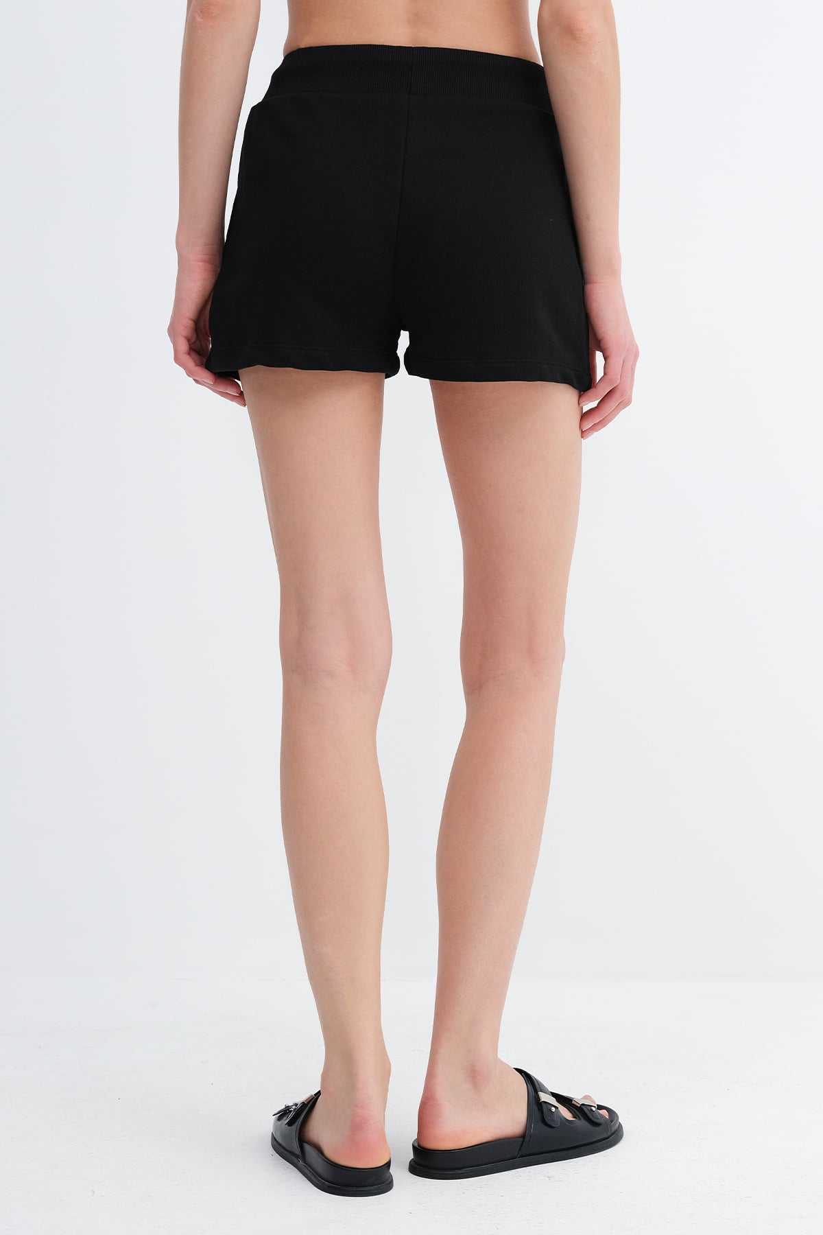 Black_Elastic-Waist-Shorts-addax