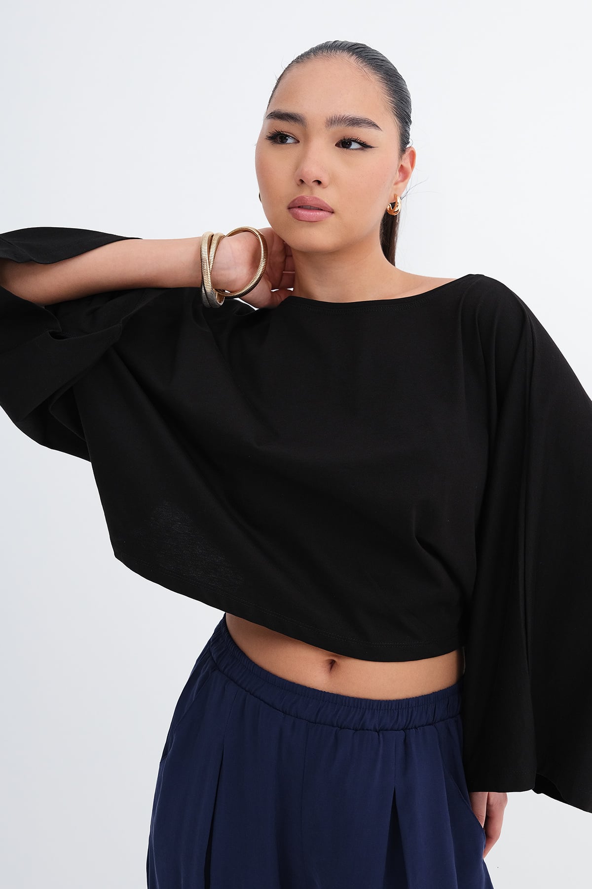 Black_Long-Sleeve-Basic-T-shirt-addax