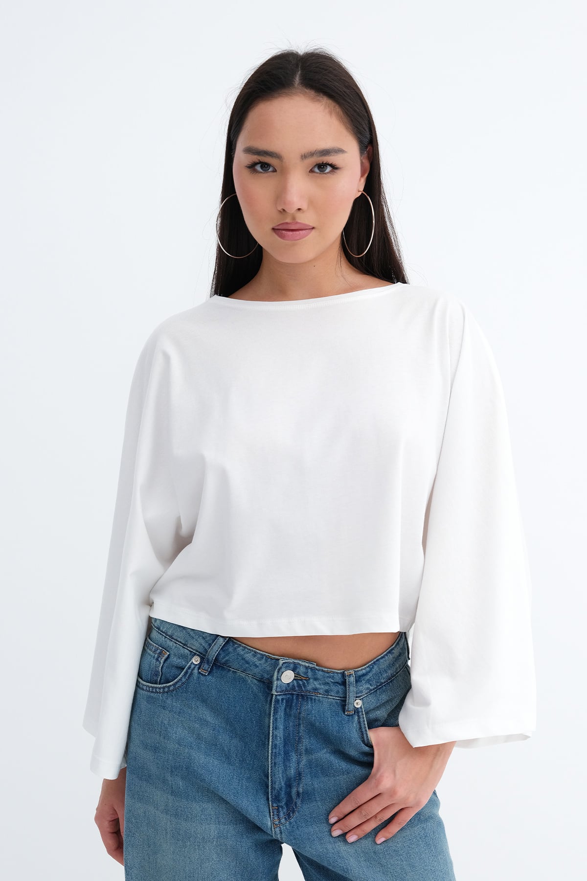 Ecru_Long-Sleeve-Basic-T-shirt-addax