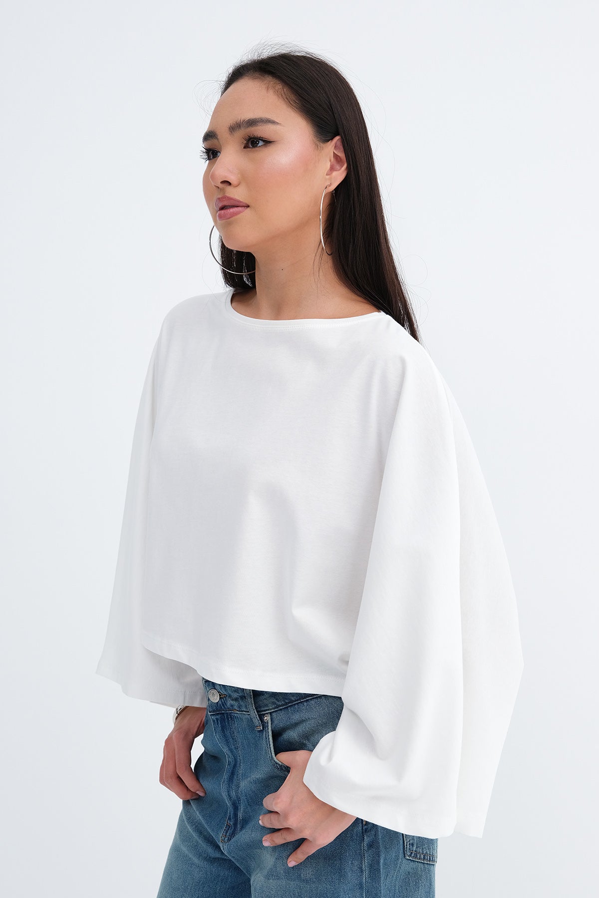 Ecru_Long-Sleeve-Basic-T-shirt-addax