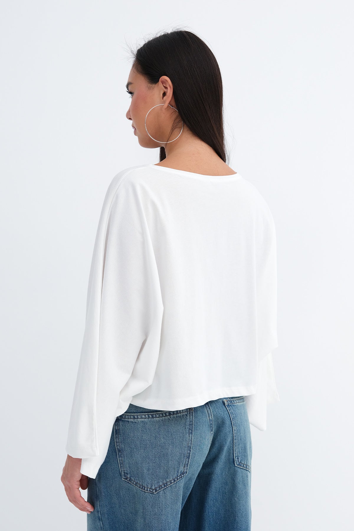 Ecru_Long-Sleeve-Basic-T-shirt-addax