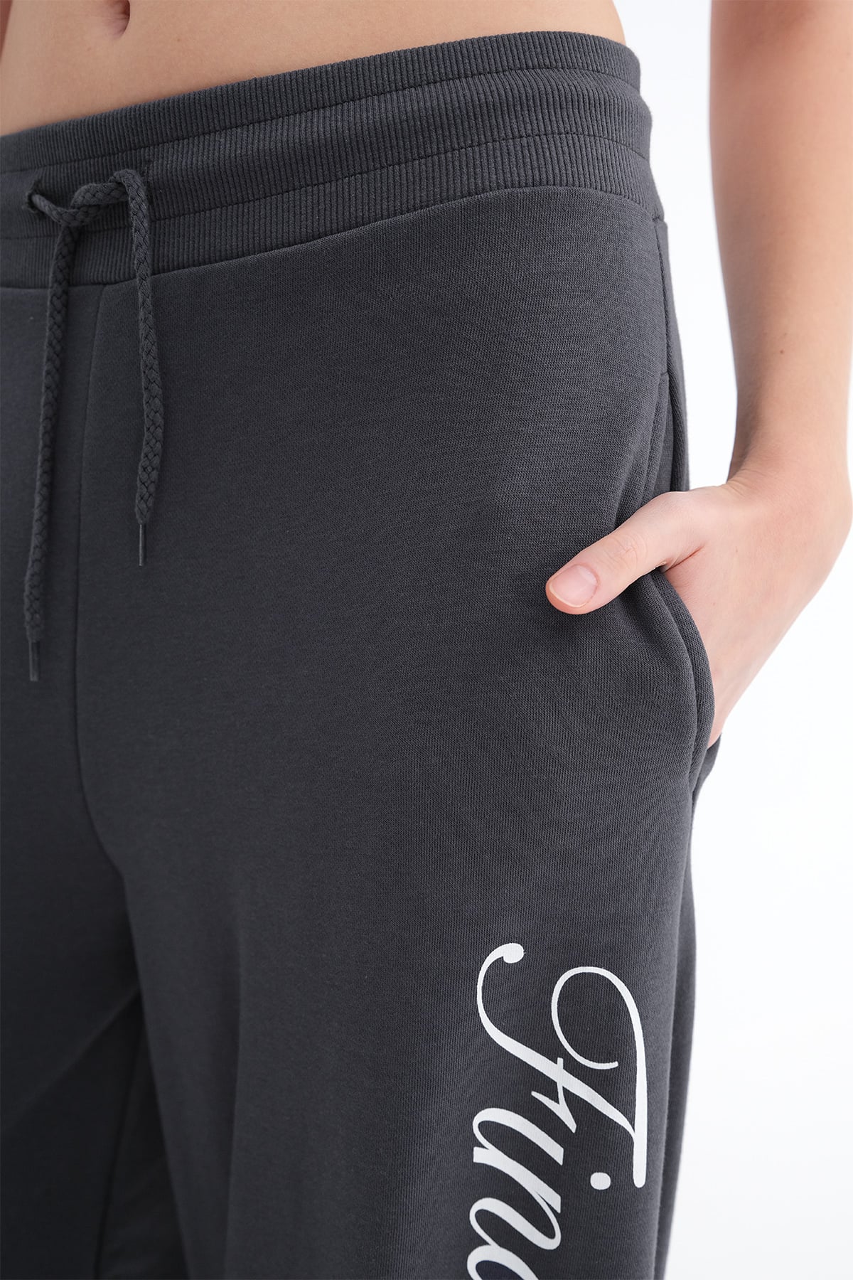L.Charcoal_Wide-Leg-Sweatpants-with-Text-Print-addax